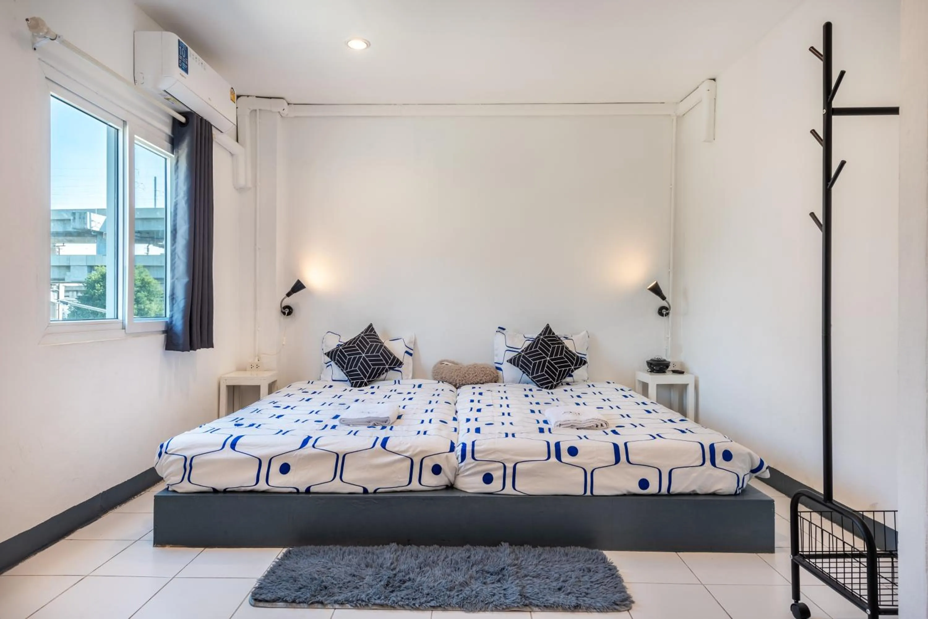 Bed in Sloth Hostel Don Mueang