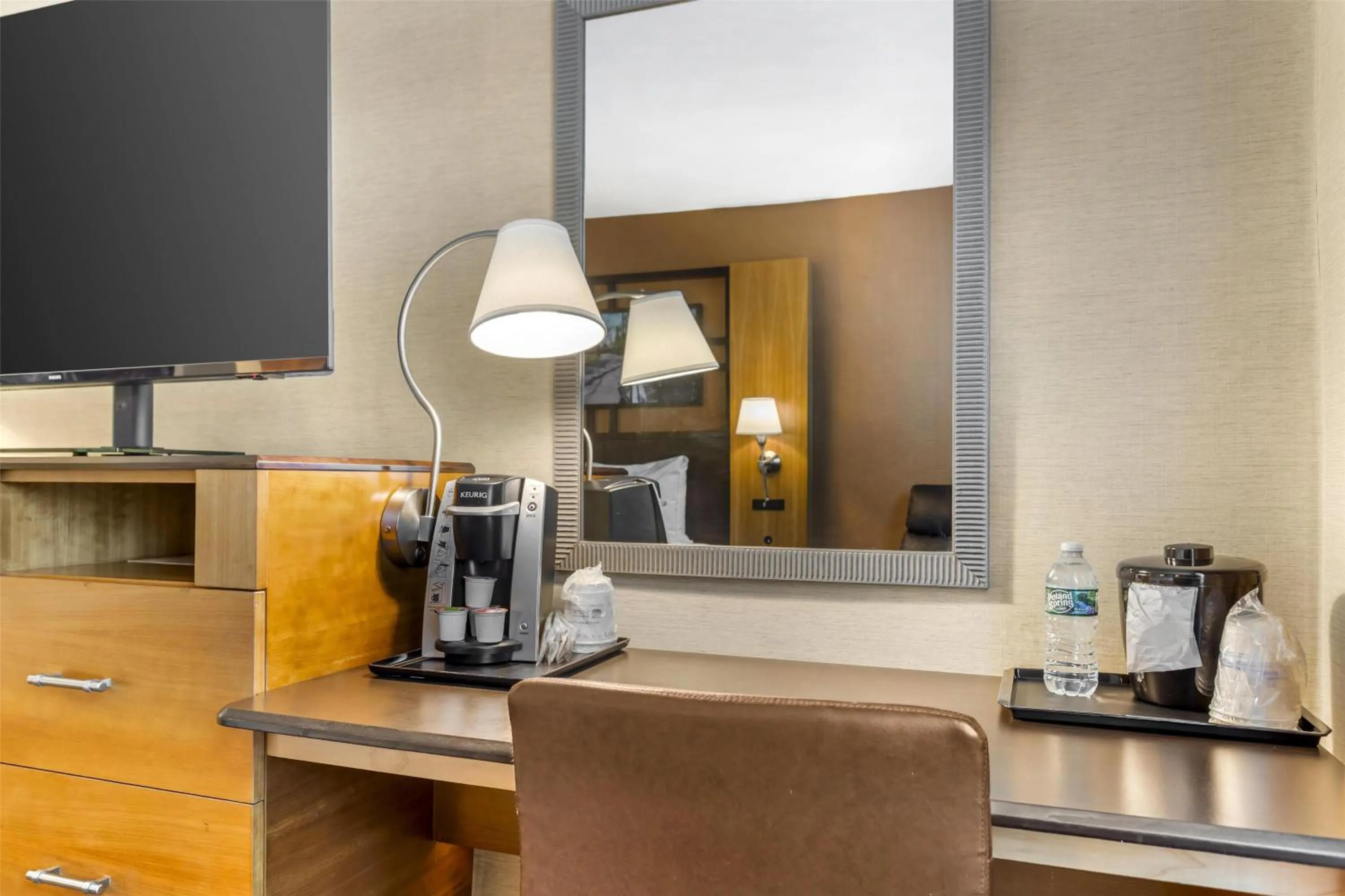 Bedroom in Best Western Queens Gold Coast