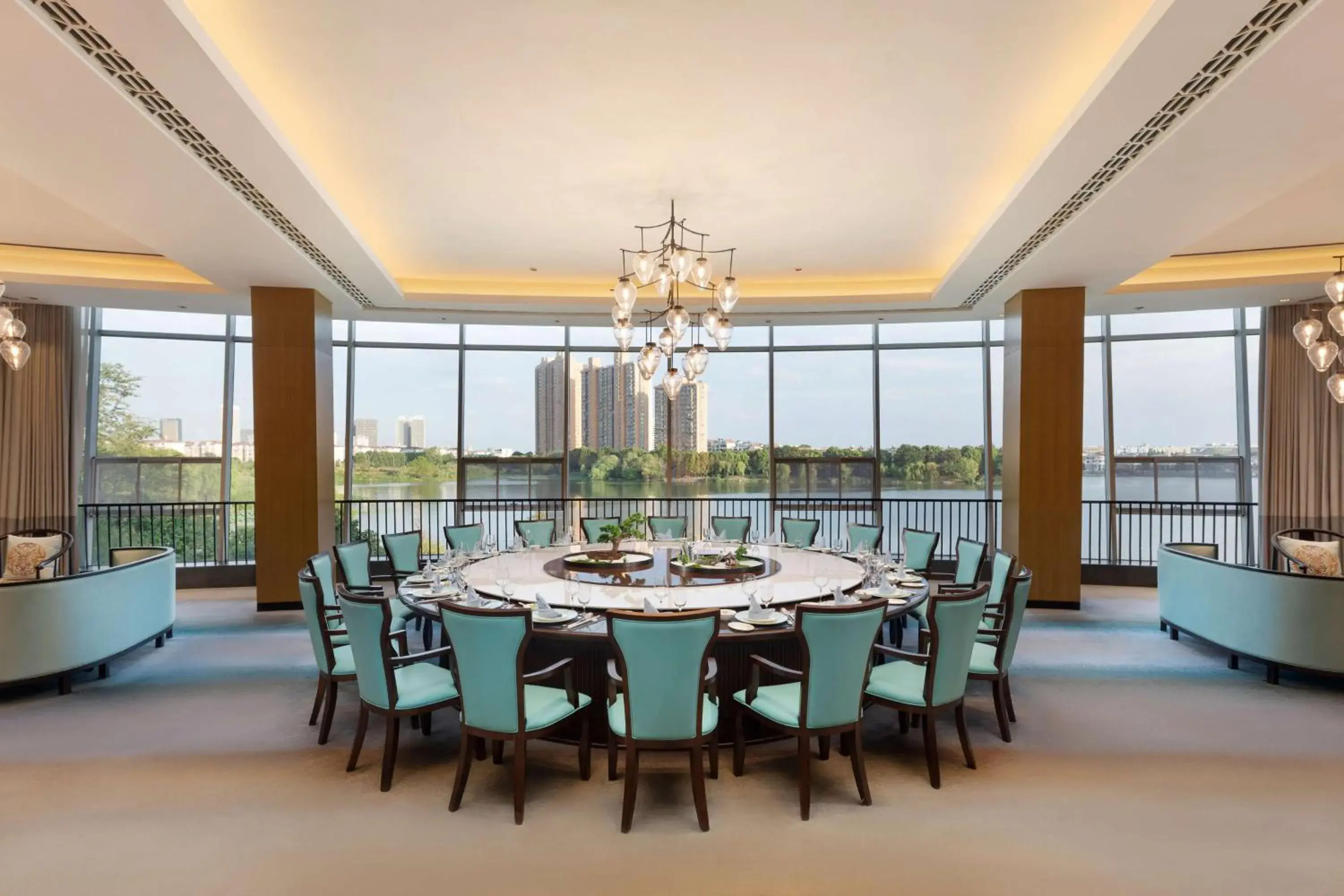 Restaurant/places to eat in Radisson Blu Hotel Wuhan ETD Zone Restaurant/places to eat in Radisson Blu Hotel Wuhan ETD Zone