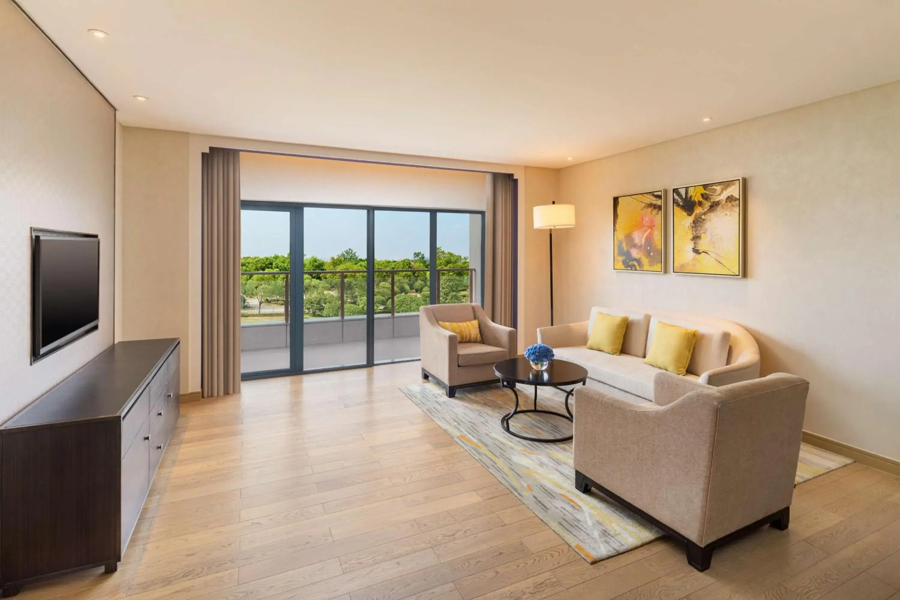 Photo of the whole room in Radisson Blu Hotel Wuhan ETD Zone Photo of the whole room in Radisson Blu Hotel Wuhan ETD Zone