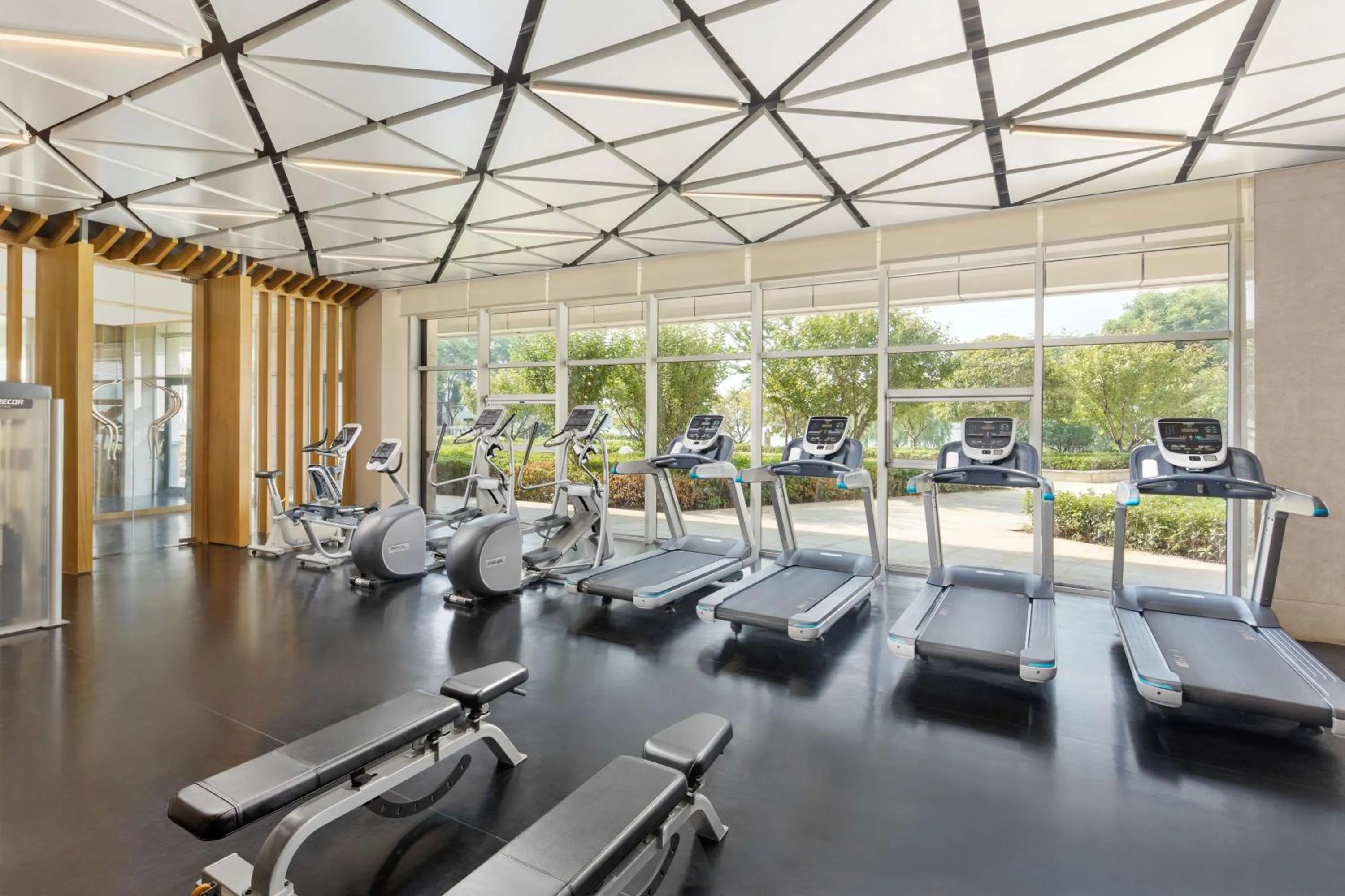 Fitness centre/facilities in Radisson Blu Hotel Wuhan ETD Zone