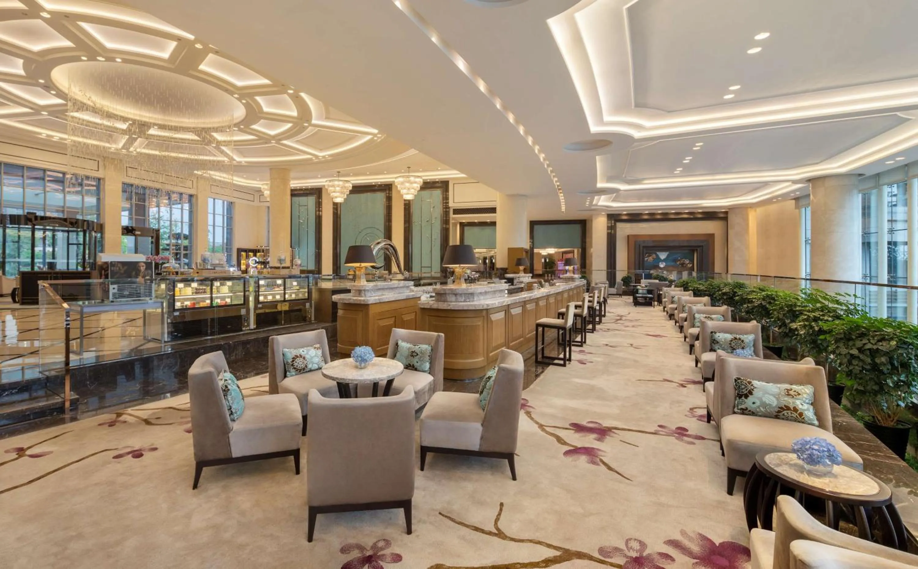 Lounge or bar in Radisson Blu Hotel Wuhan ETD Zone