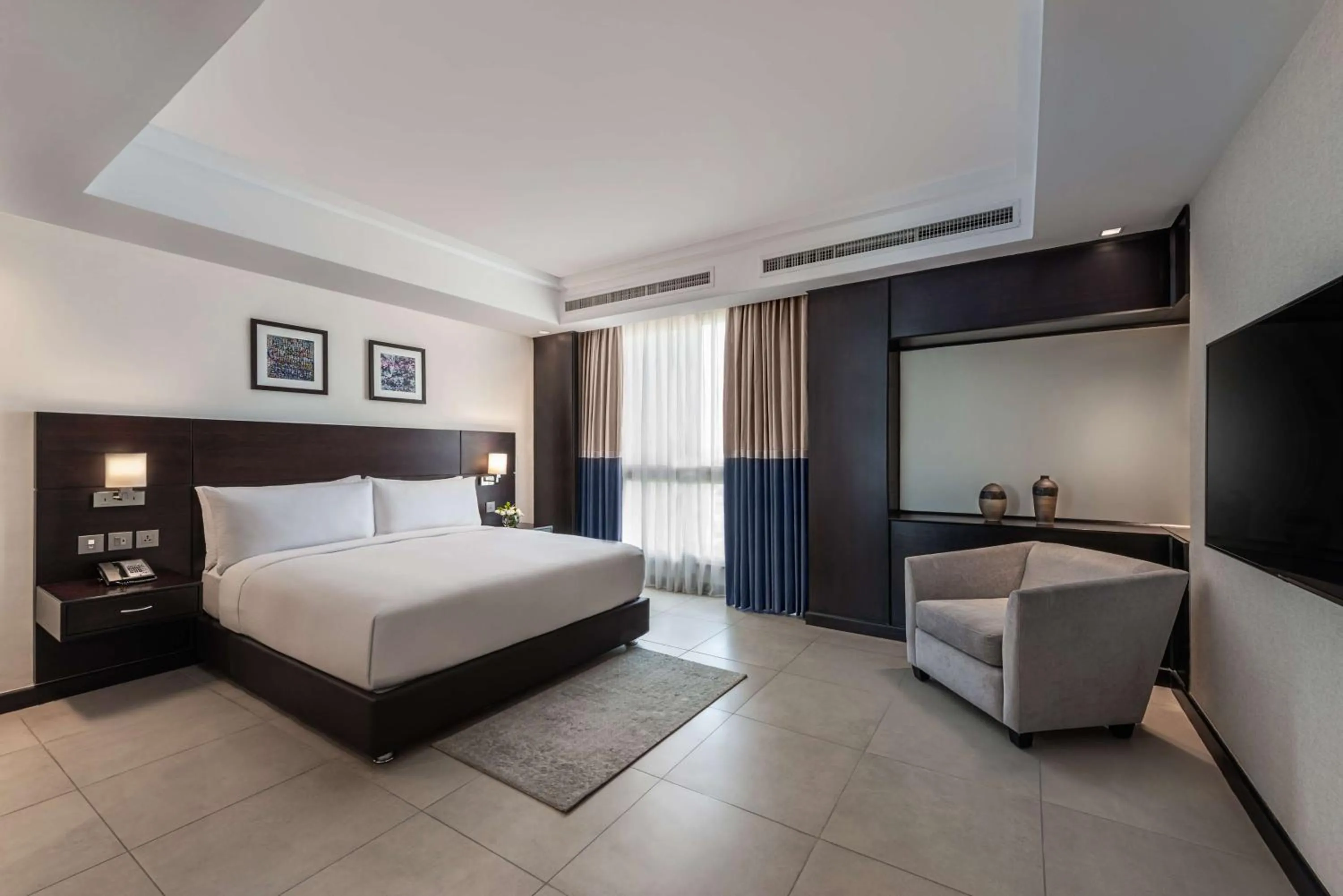 Bed in DoubleTree by Hilton Hotel Aqaba
