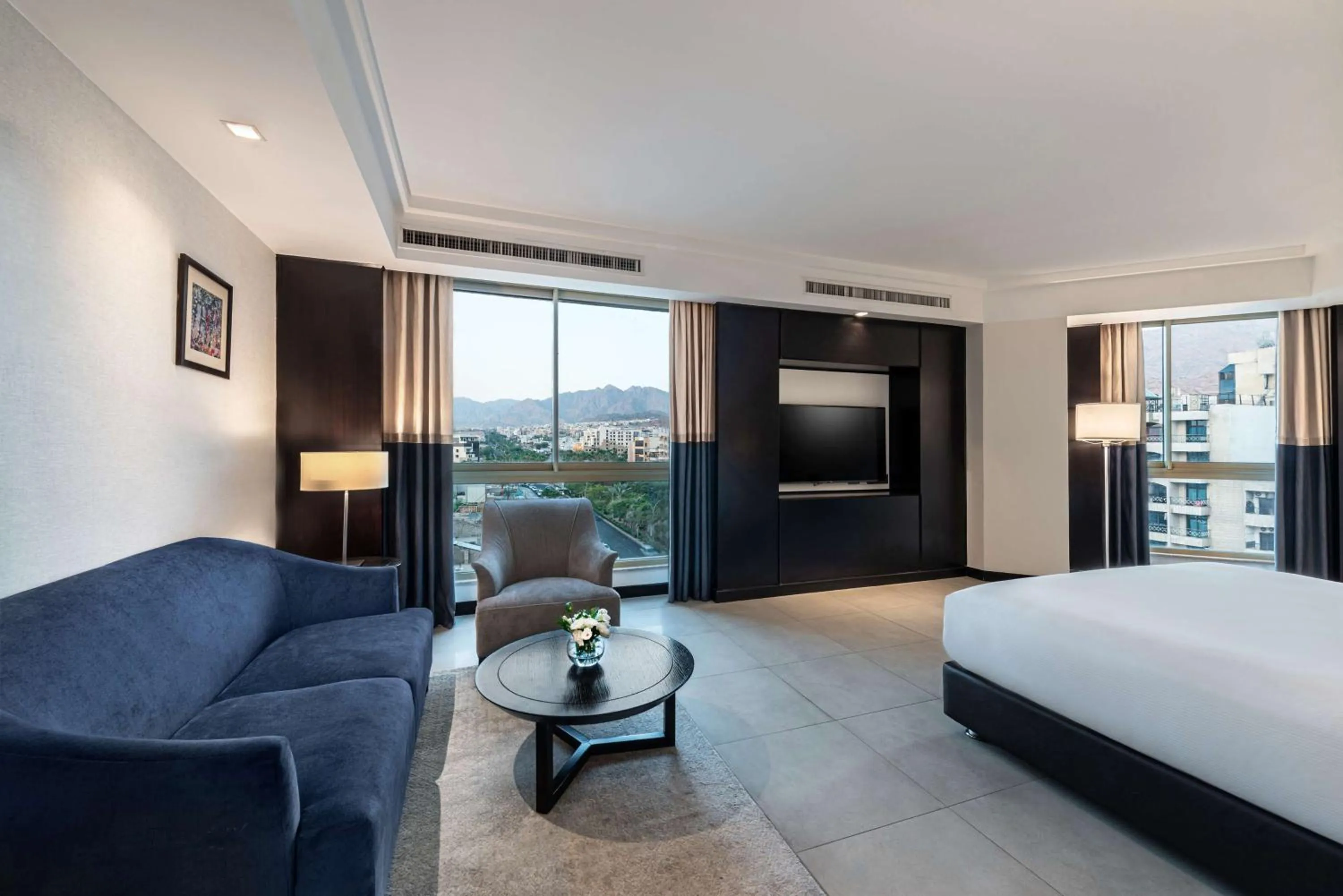 Living room, Bed in DoubleTree by Hilton Hotel Aqaba