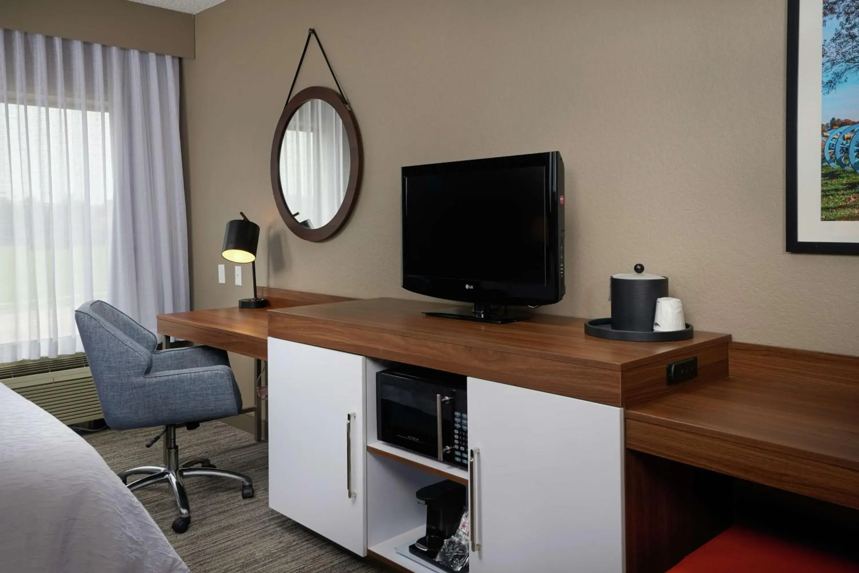 Bedroom in Hampton Inn Hanover Bedroom in Hampton Inn Hanover