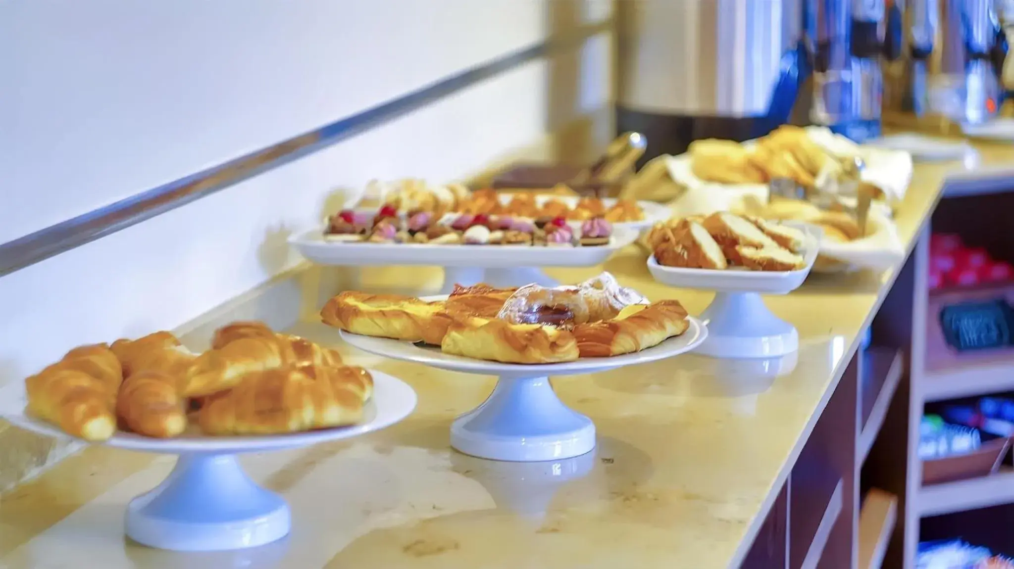 Breakfast in Cóndor Suites Apart Hotel Breakfast in Cóndor Suites Apart Hotel