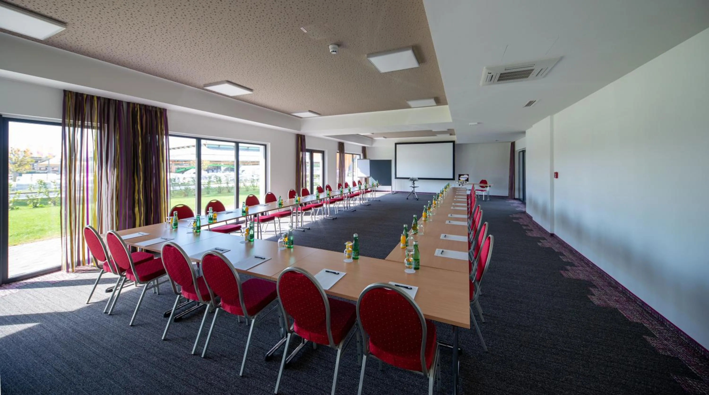 Business facilities in Motel 267