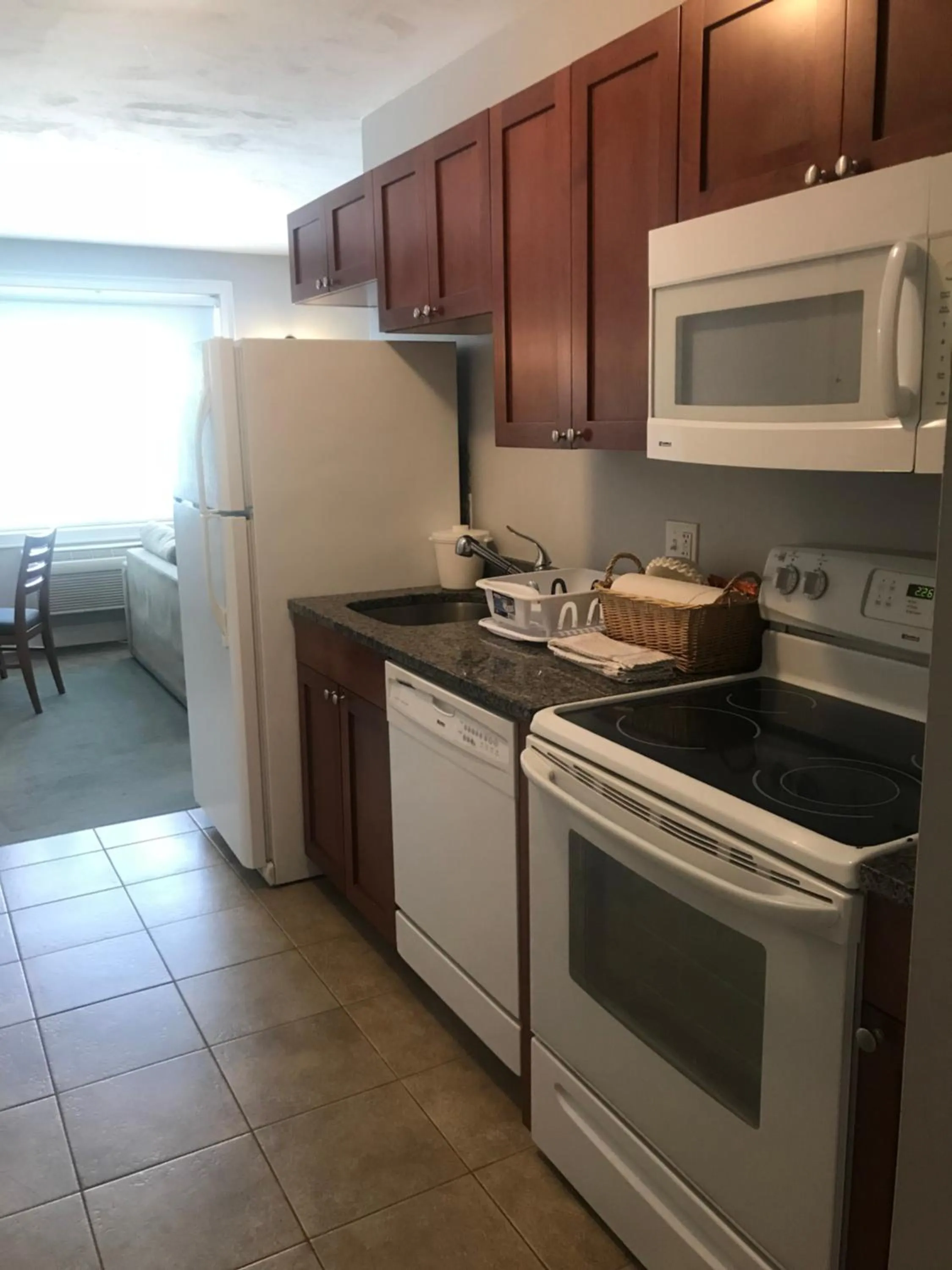 Crescent Suites Hotel