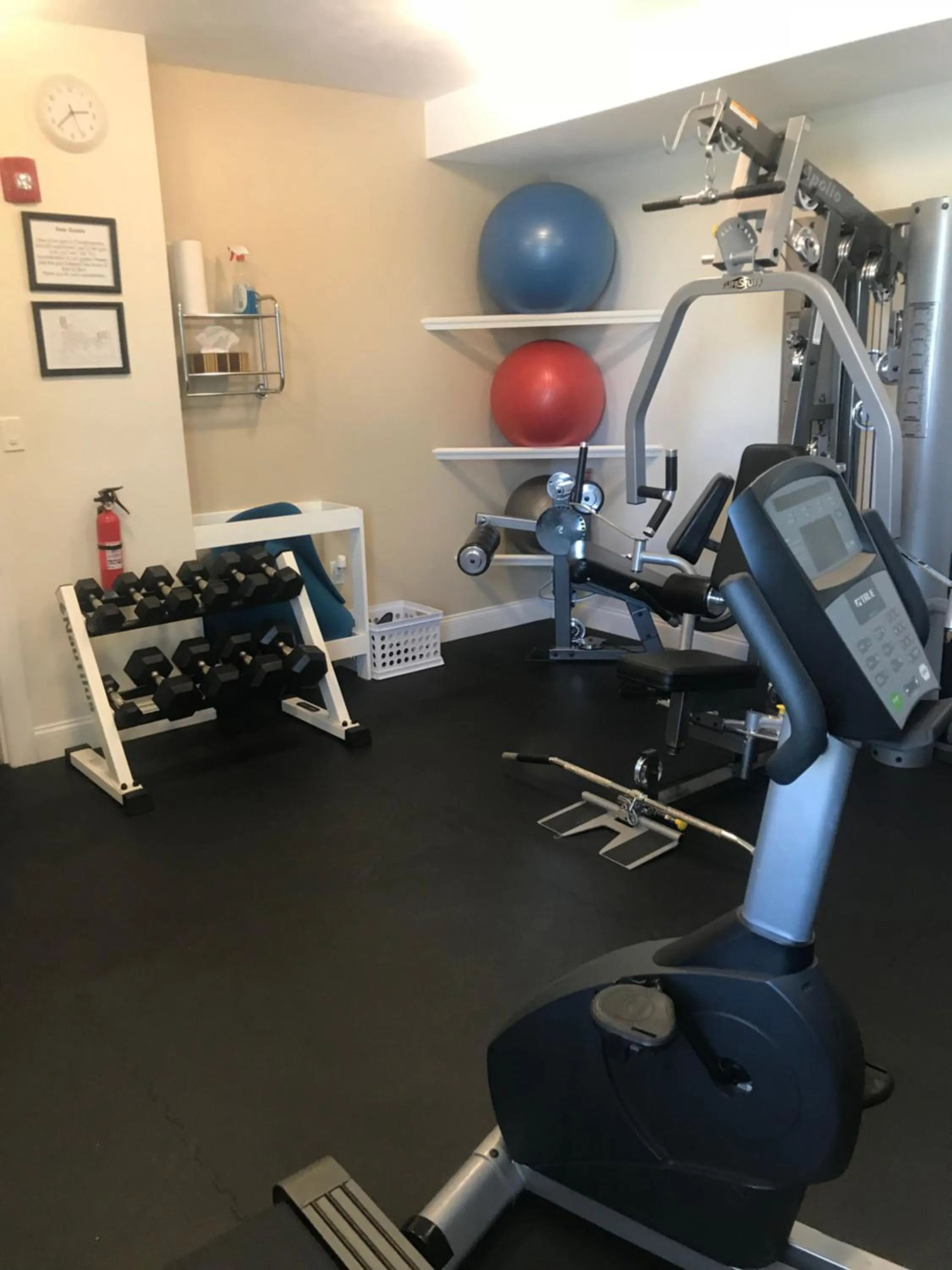 Crescent Suites Hotel