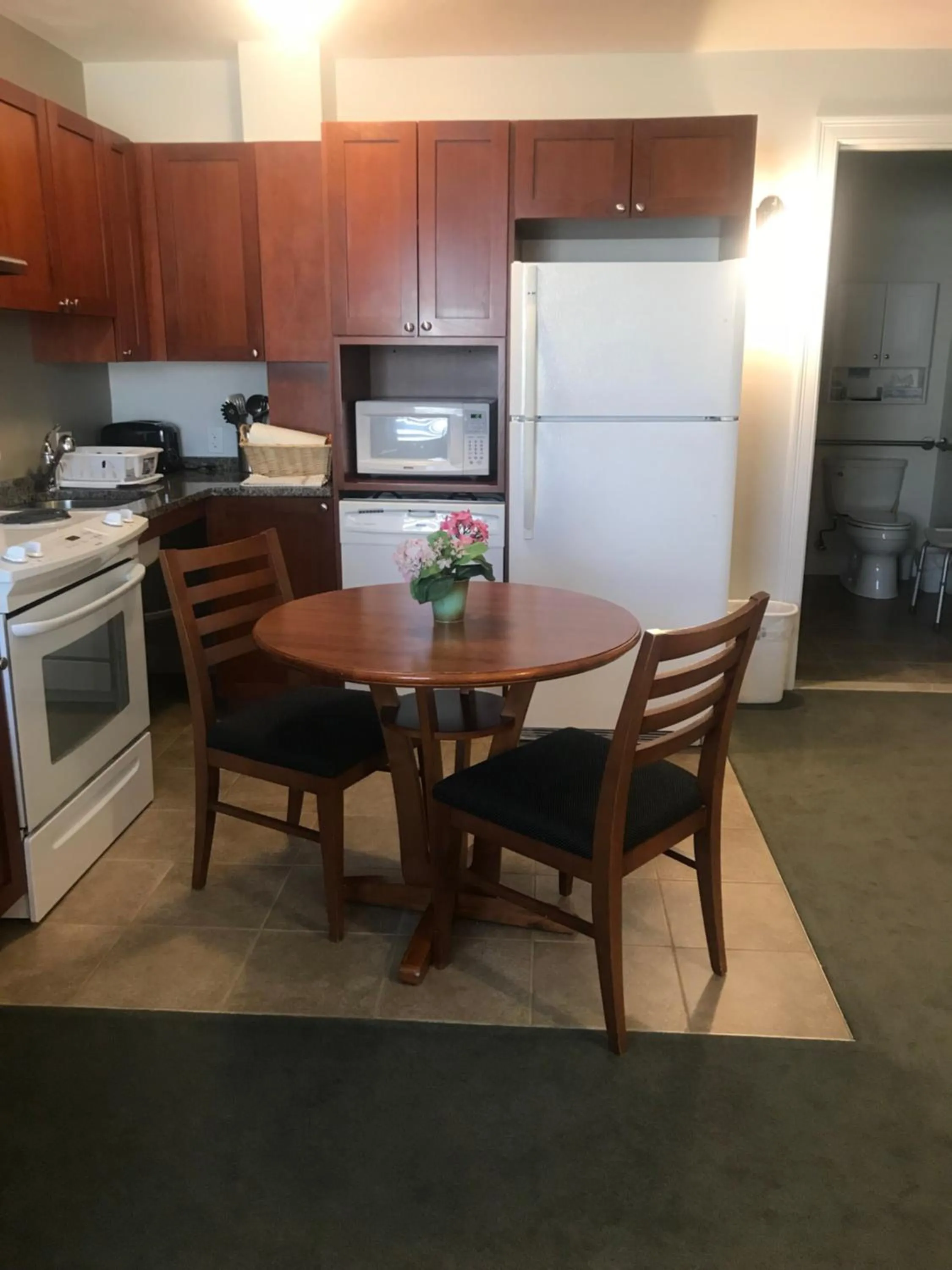 Crescent Suites Hotel