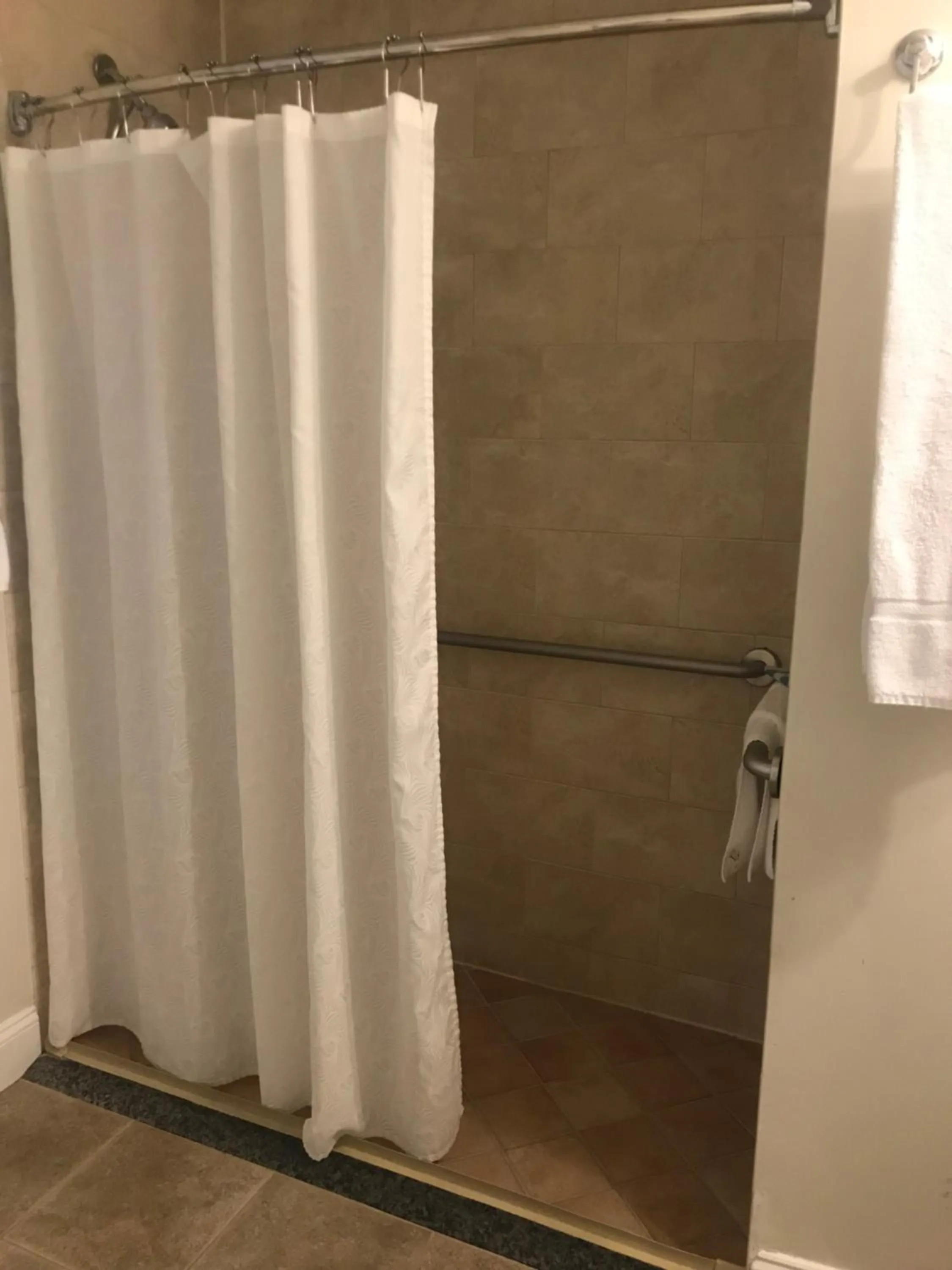 Crescent Suites Hotel