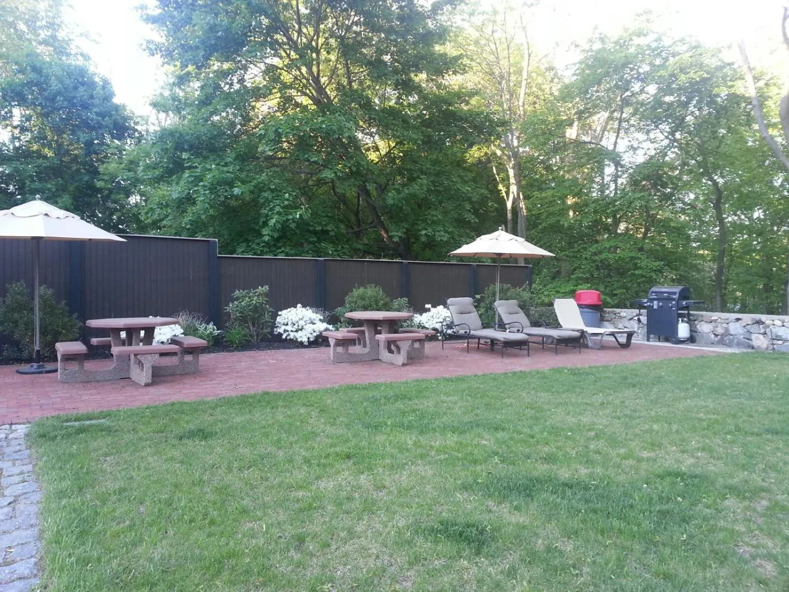 Patio in Crescent Suites Hotel