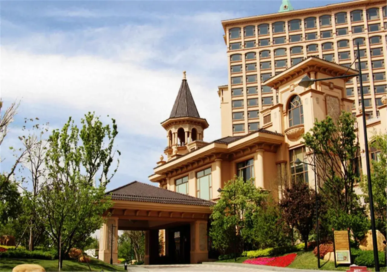 Property building in Chateau Star River Shaanxi Property building in Chateau Star River Shaanxi