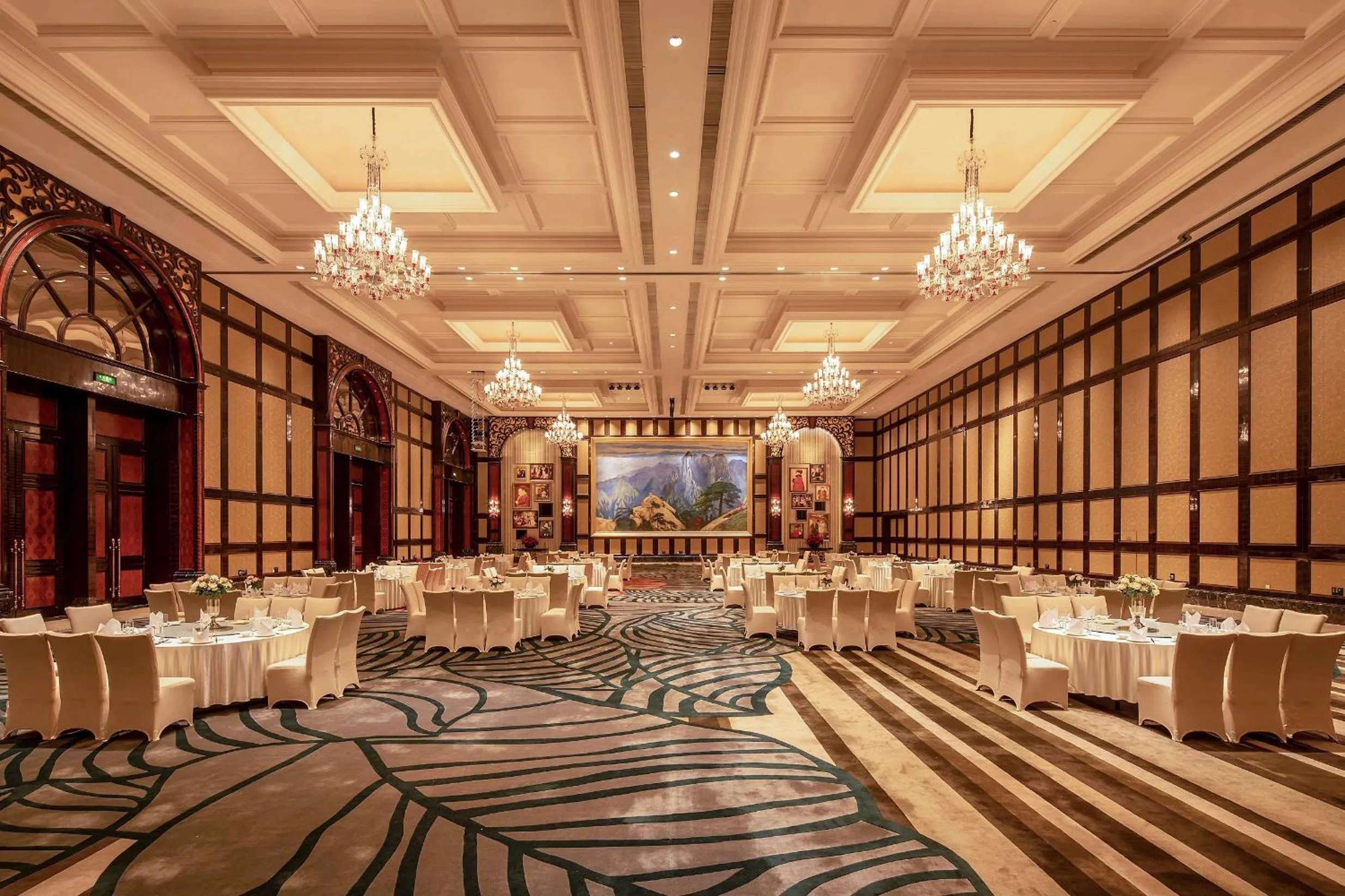 Meeting/conference room in Chateau Star River Shaanxi