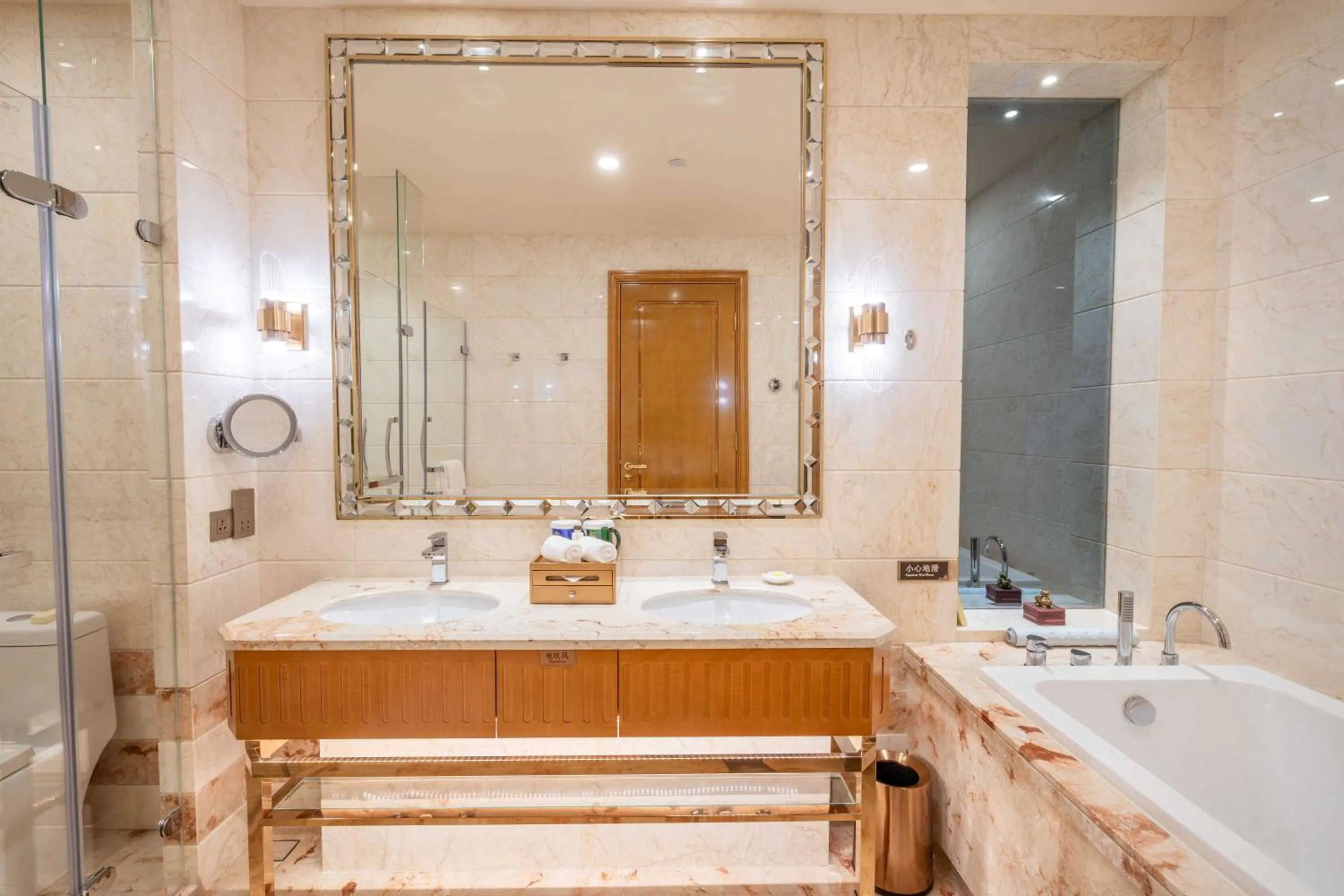 Hot Tub in Chateau Star River Shaanxi