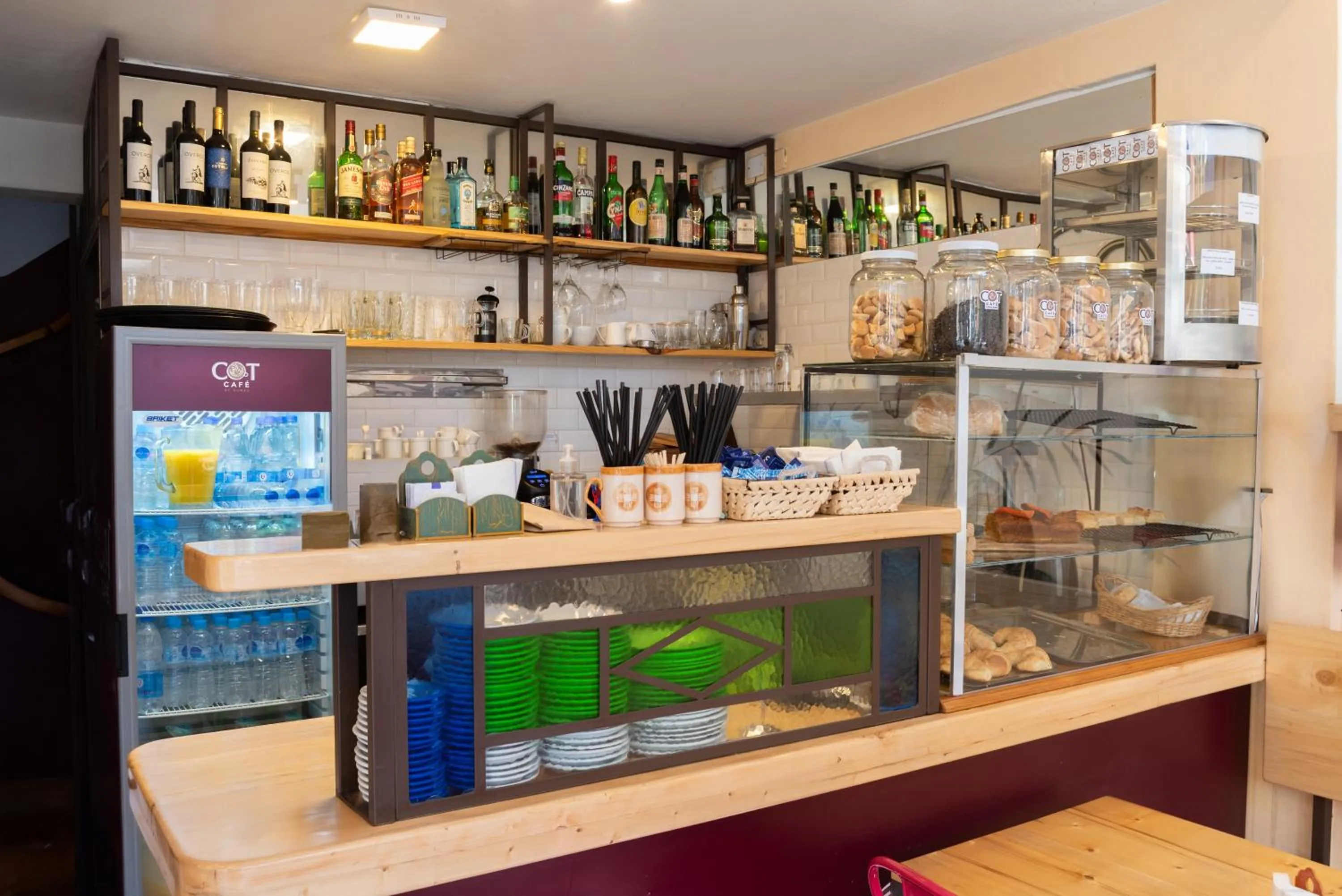 Lounge or bar in Hotel Xumec Mendoza Centro