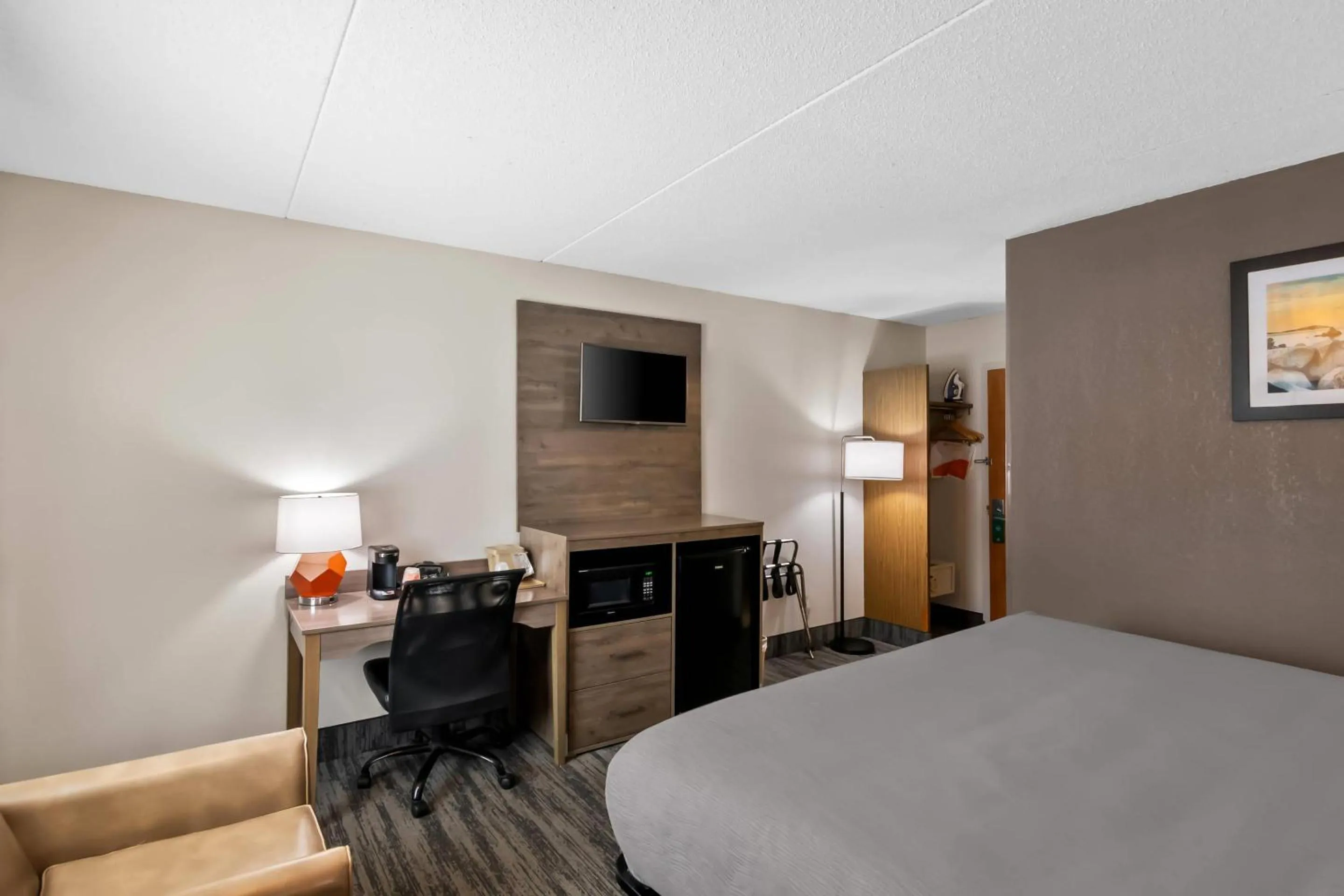 Bedroom, Bed in Quality Inn Westfield - Springfield