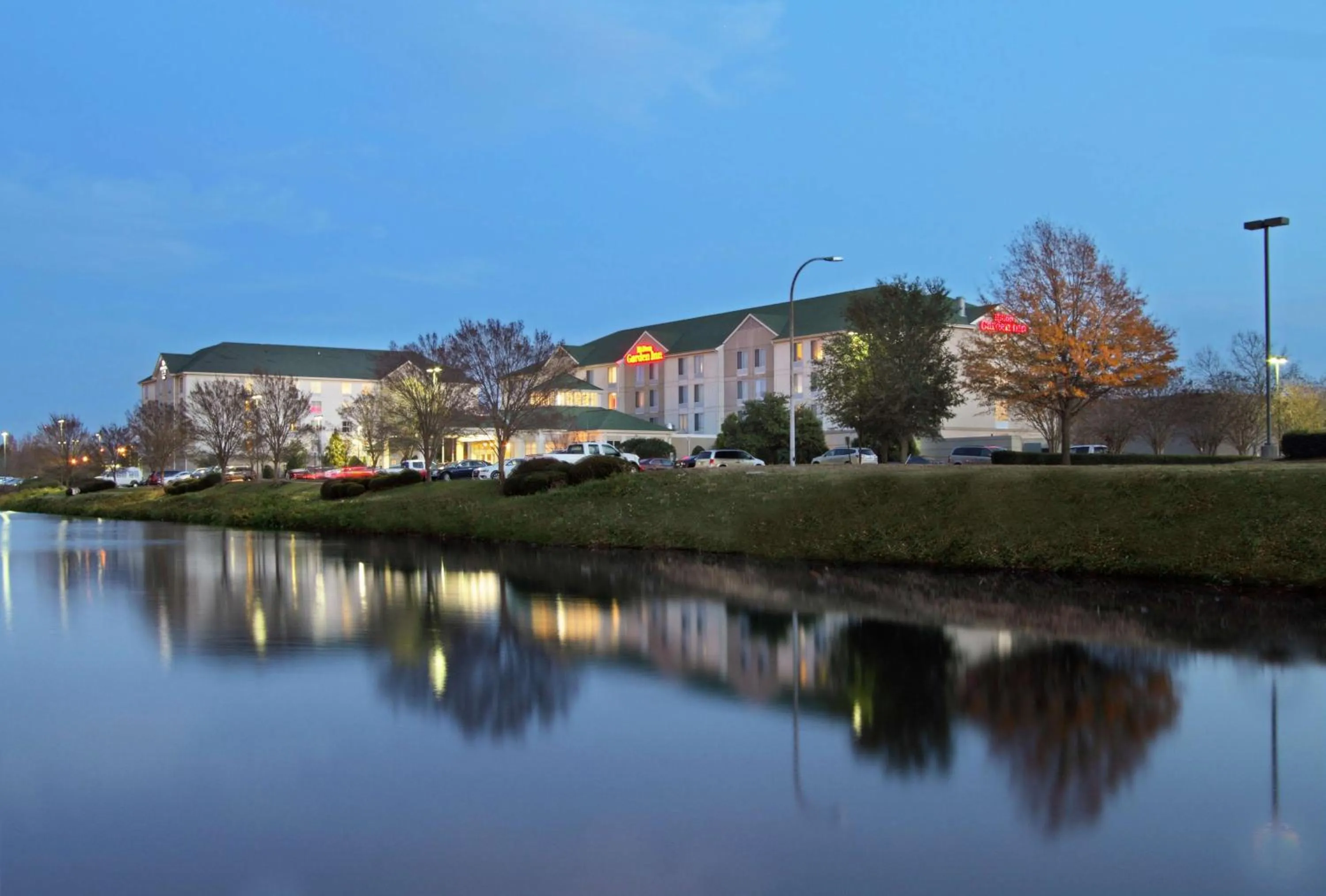 Property building in Hilton Garden Inn Chesapeake Greenbrier