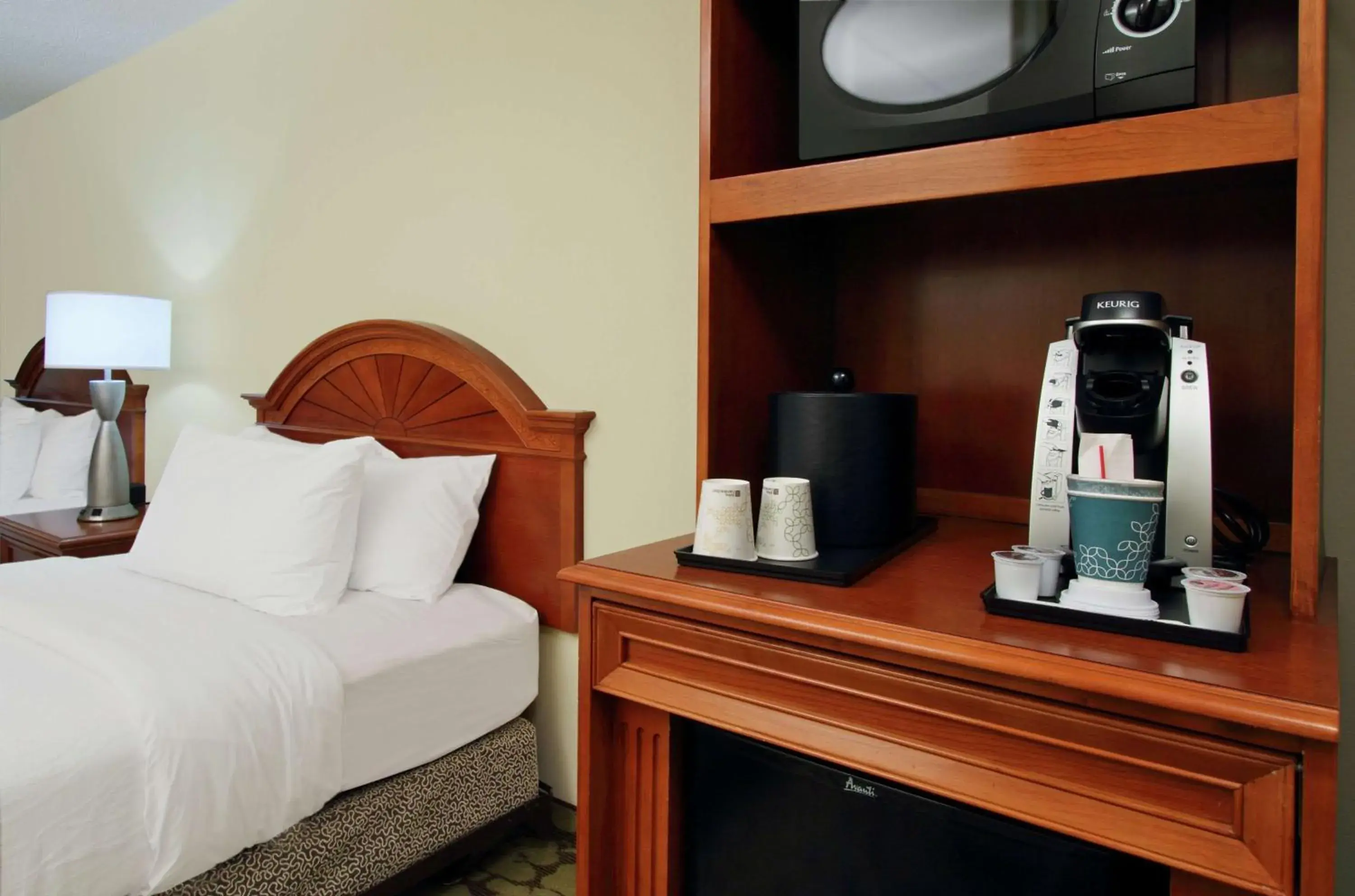Bed in Hilton Garden Inn Chesapeake Greenbrier Bed in Hilton Garden Inn Chesapeake Greenbrier