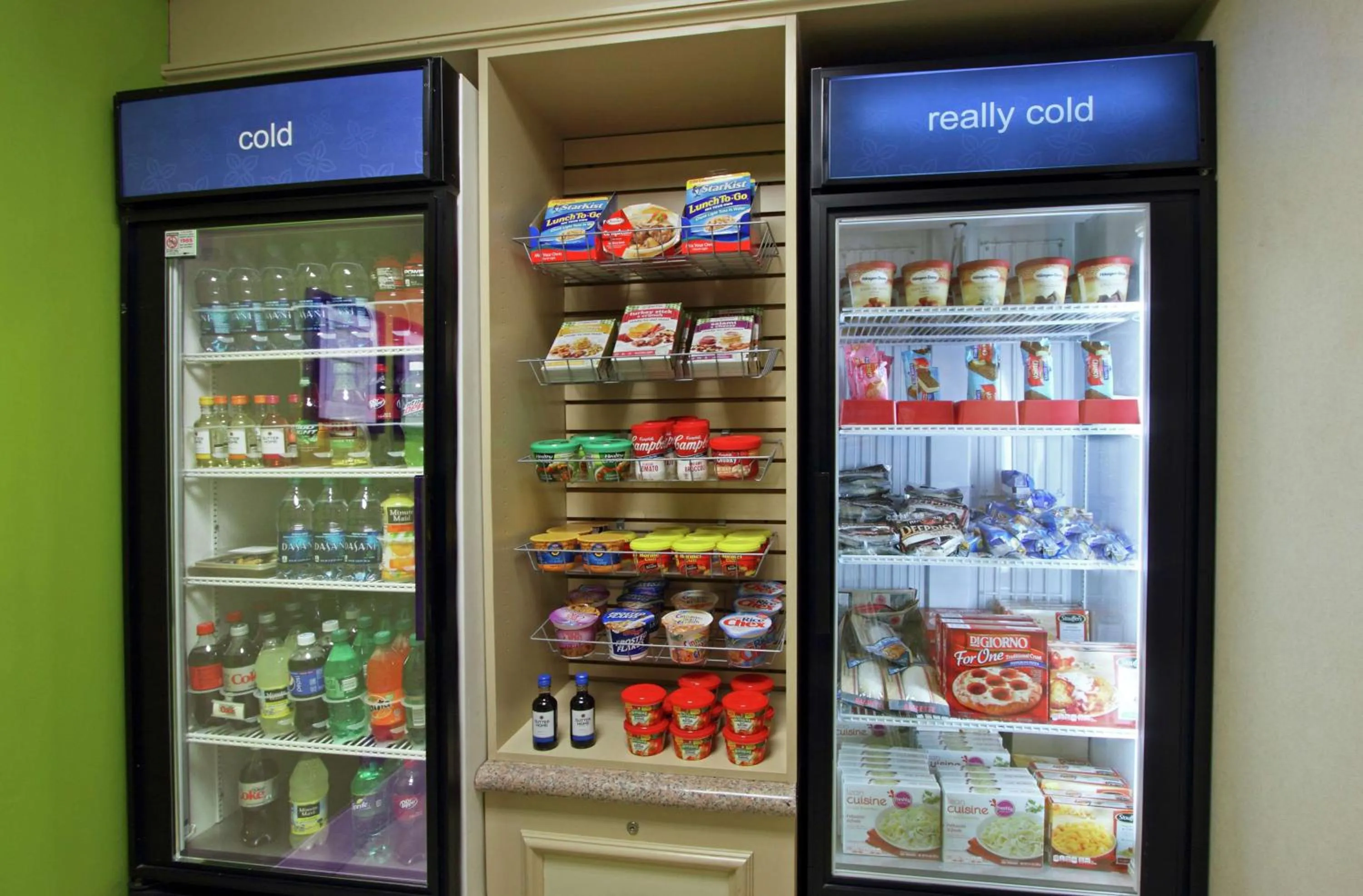 Restaurant/places to eat in Hilton Garden Inn Chesapeake Greenbrier