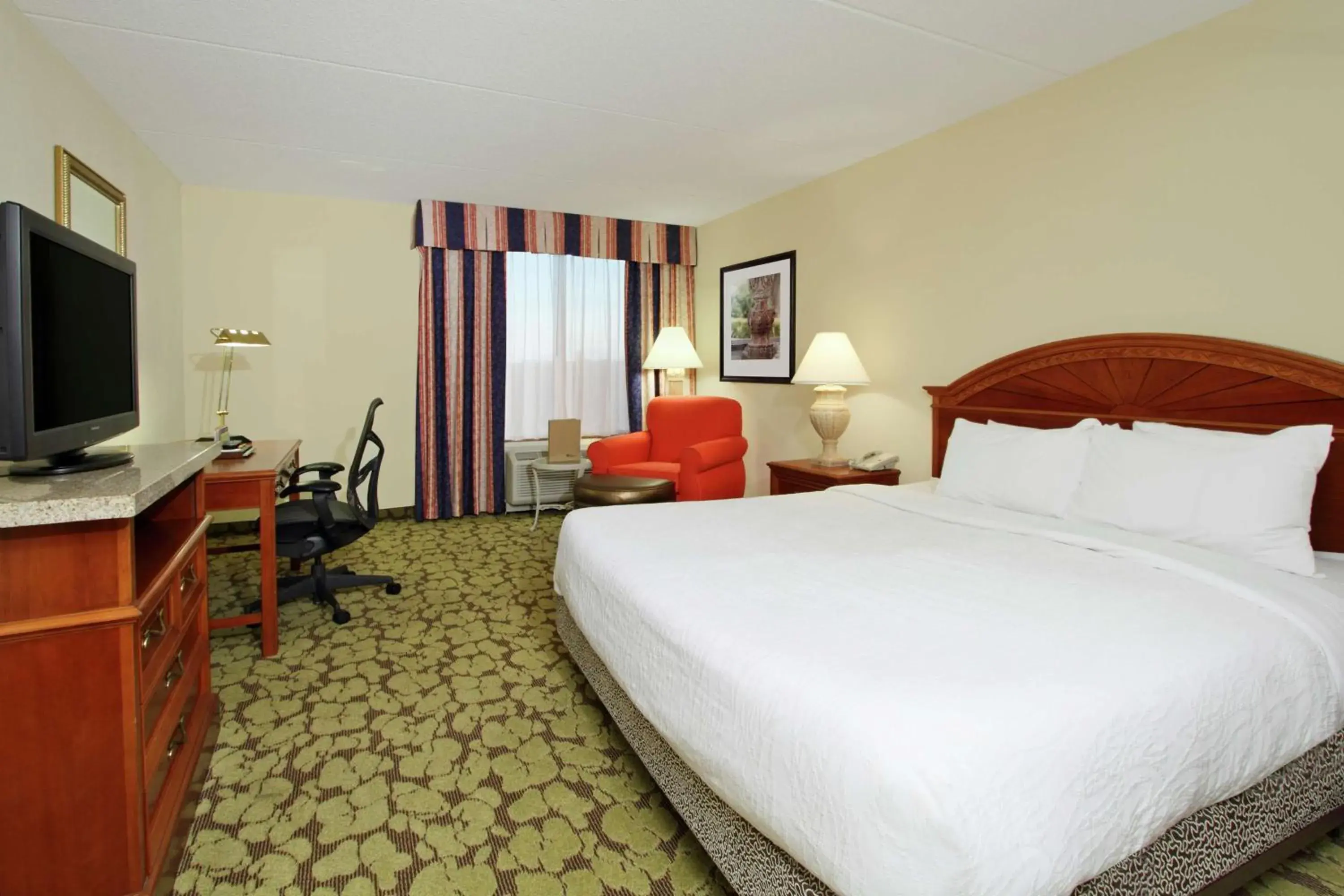 Bedroom, Bed in Hilton Garden Inn Chesapeake Greenbrier Bedroom, Bed in Hilton Garden Inn Chesapeake Greenbrier