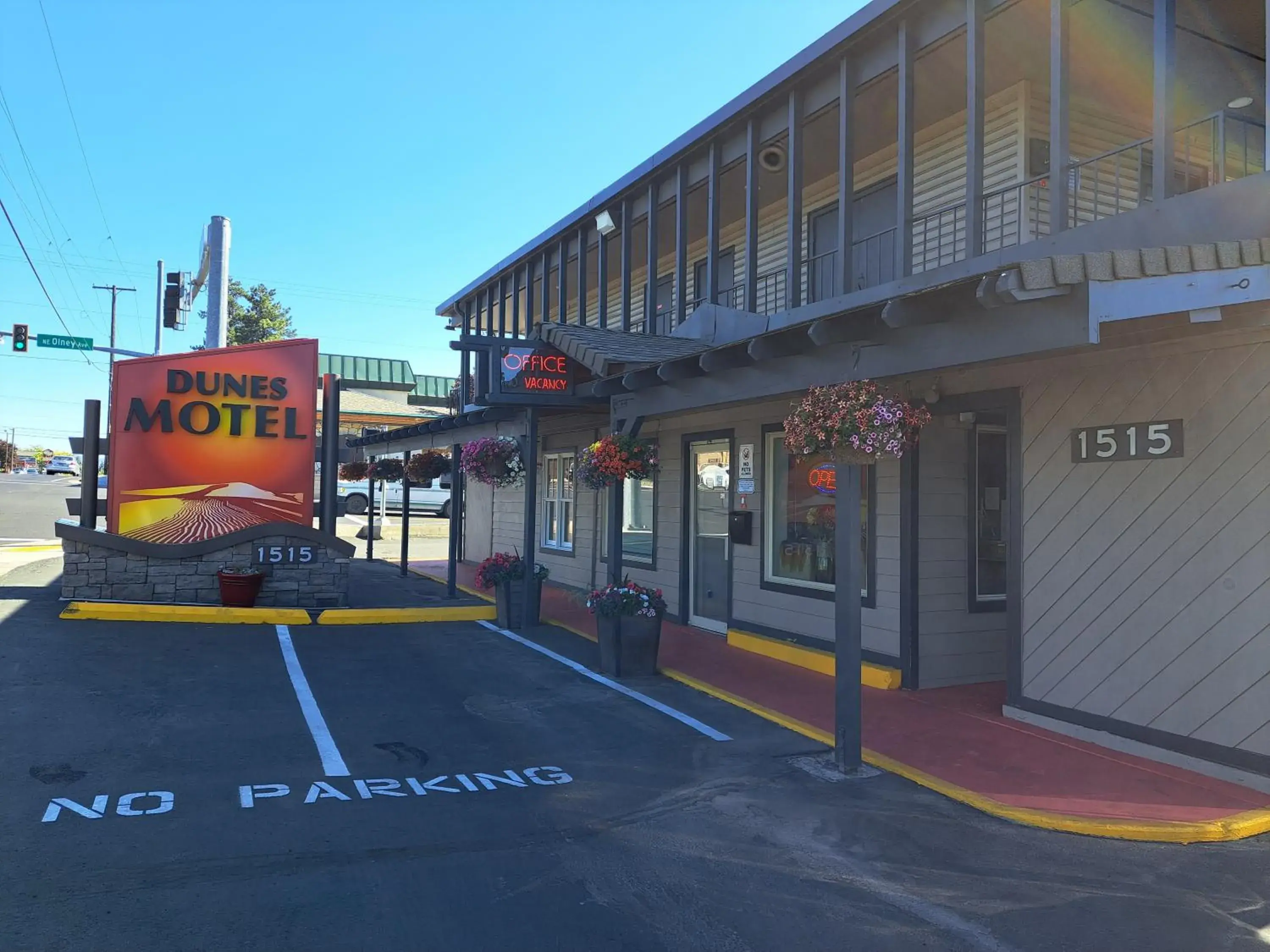 Property Building in Dunes Motel - Bend