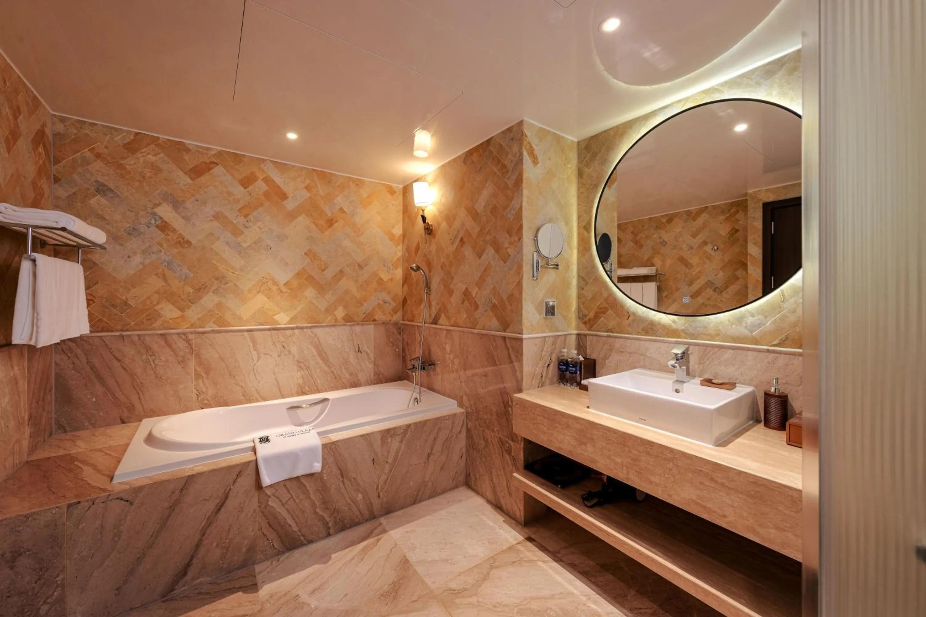 Bath in Grand Plaza Hotel Hanoi
