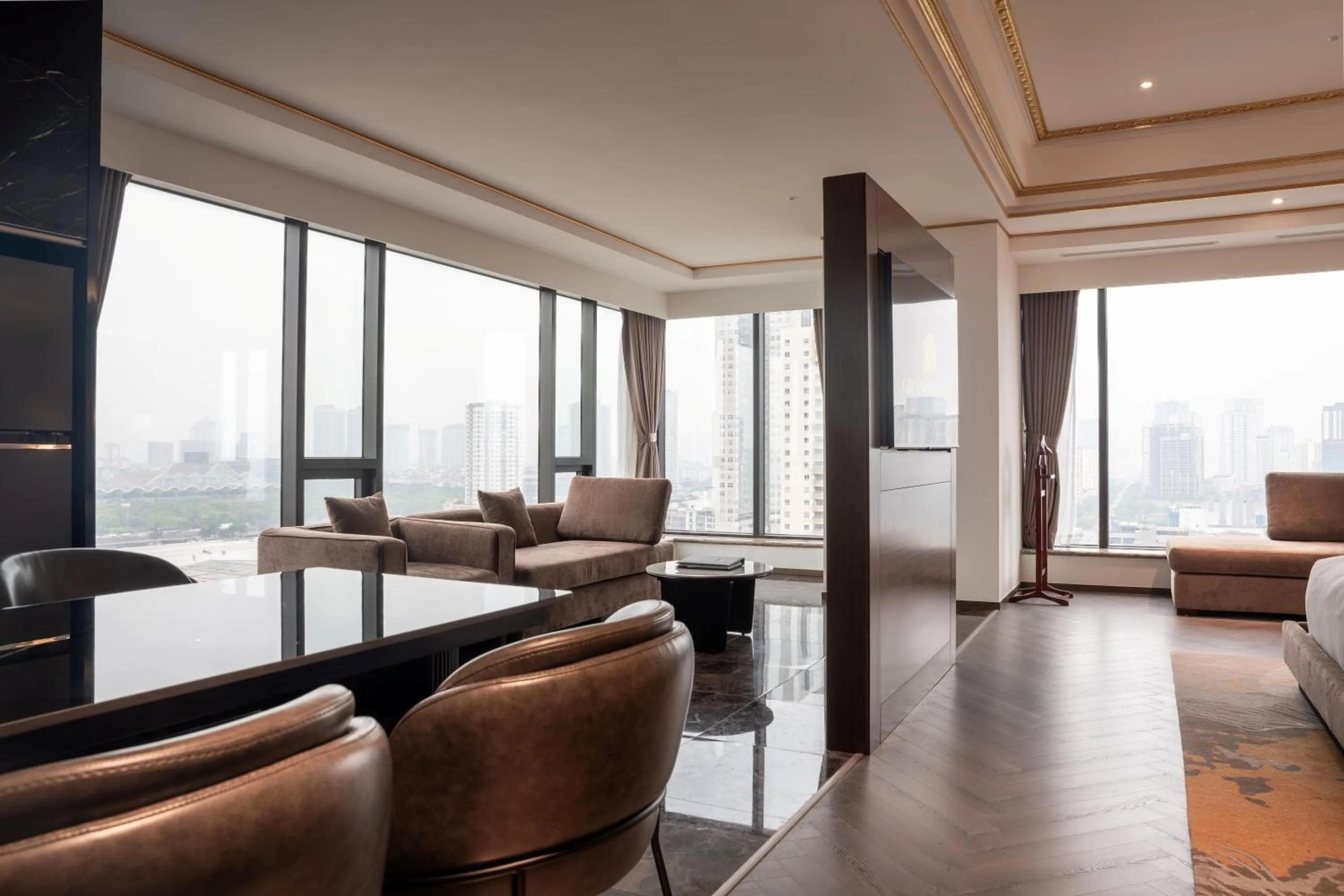 Living room in Grand Plaza Hotel Hanoi