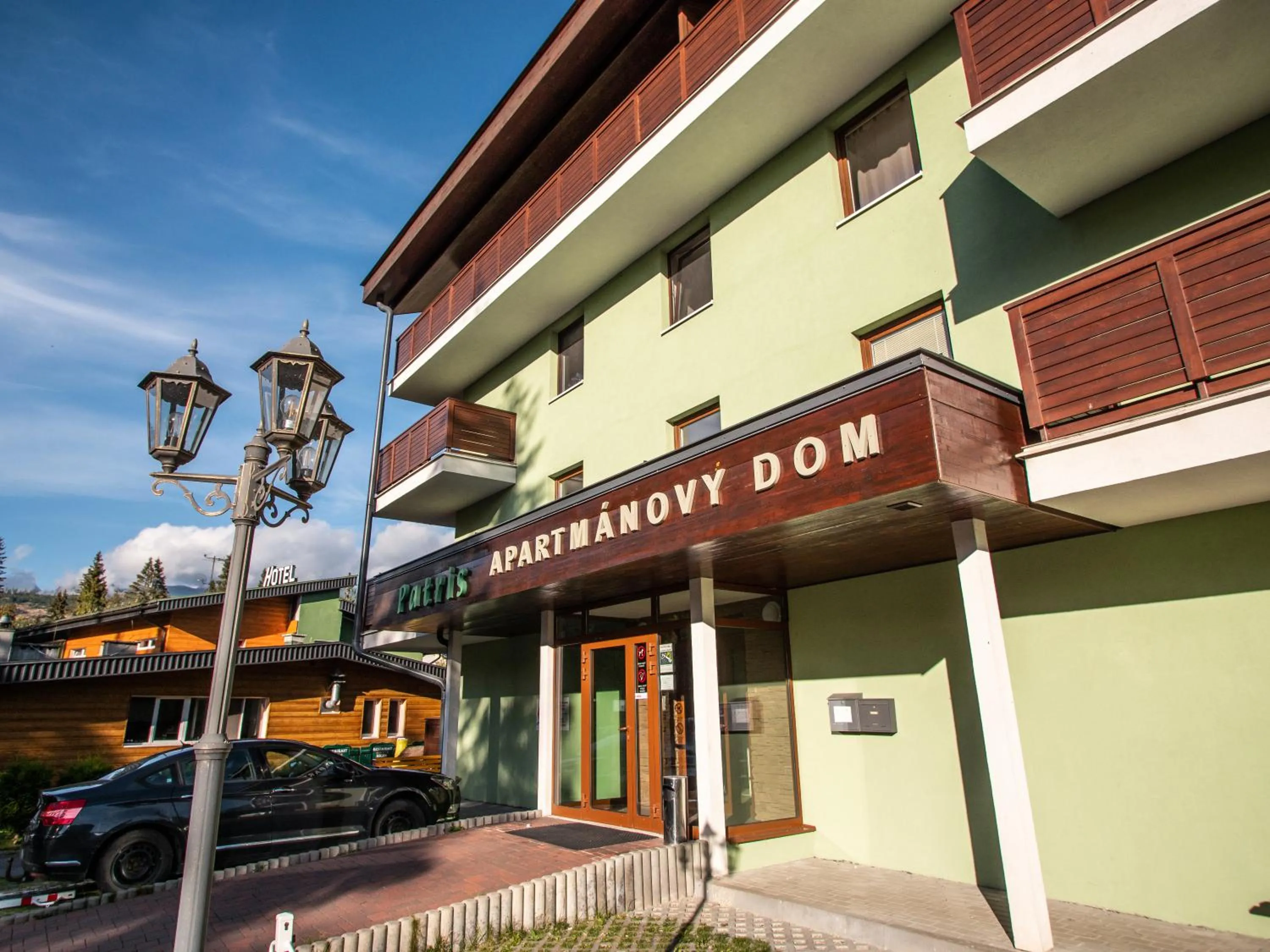 Facade/entrance in Apartman Patris 33