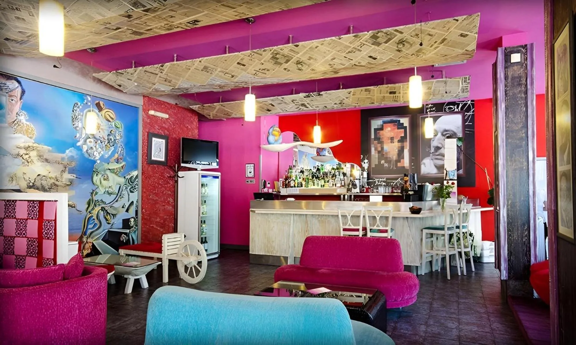 Restaurant/places to eat in Alliance Hotel