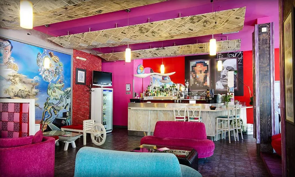 Lounge or bar in Alliance Hotel