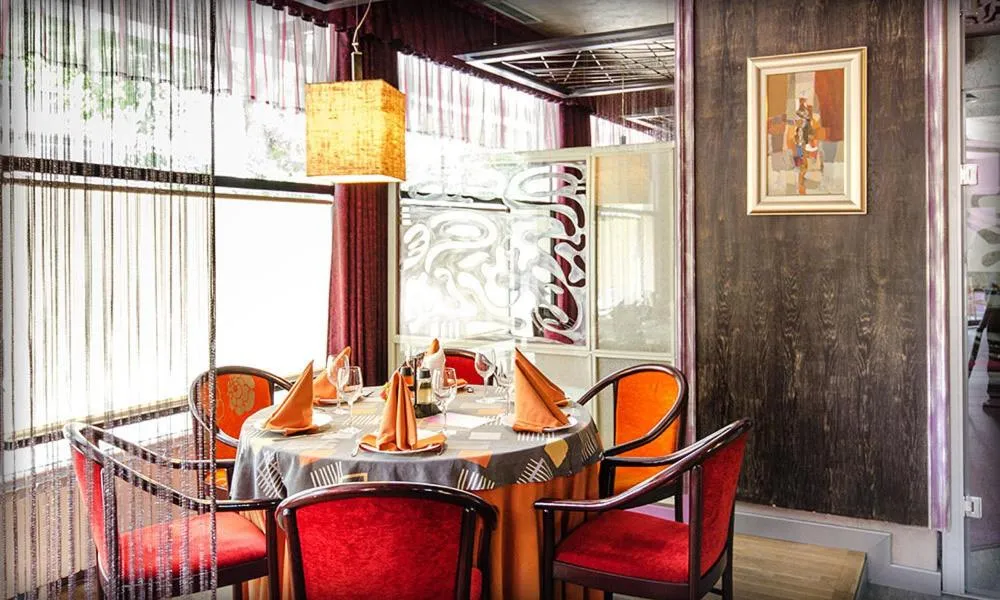 Lounge or bar in Alliance Hotel