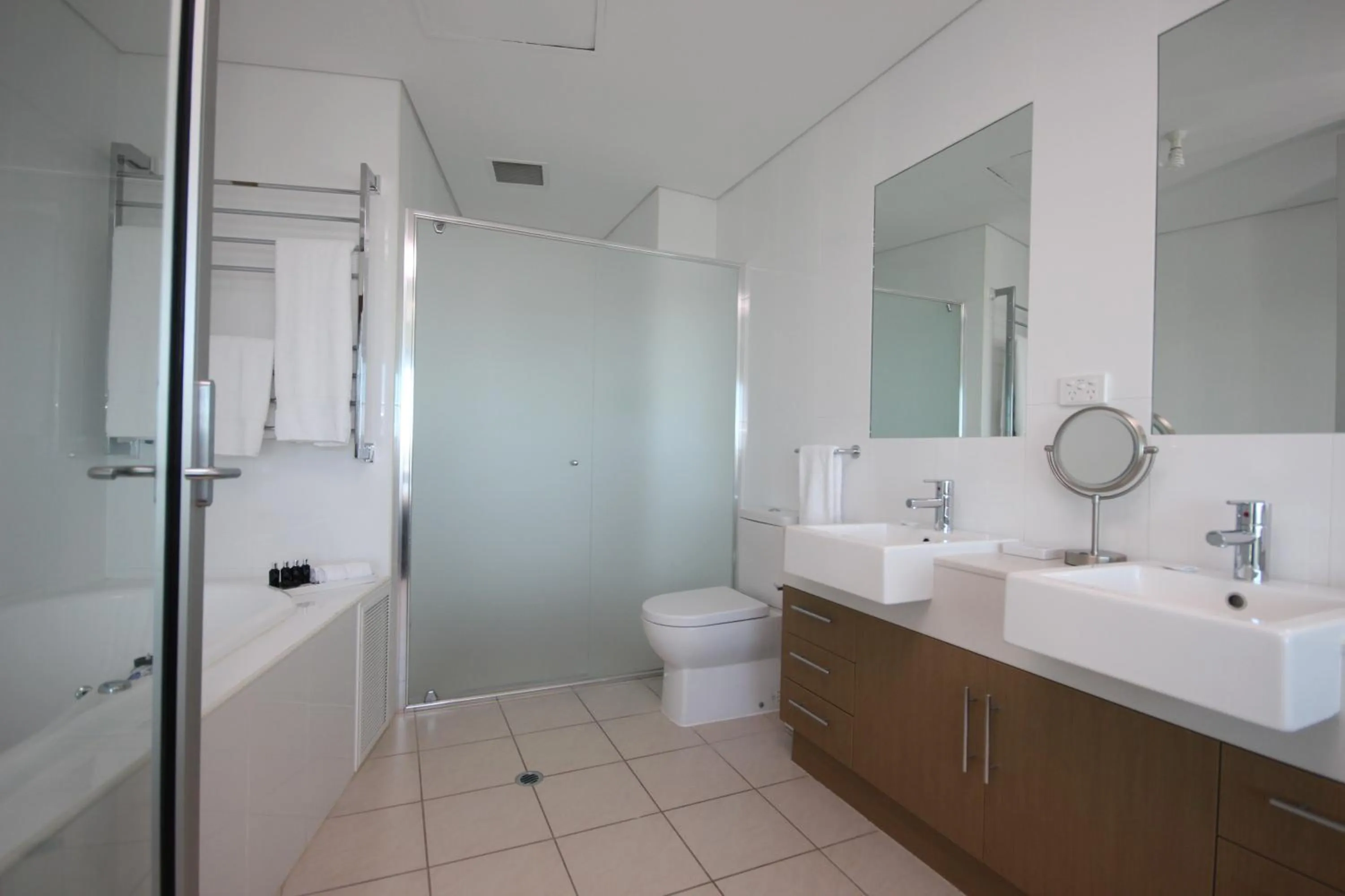 Bathroom in Wallaroo Marina Apartments