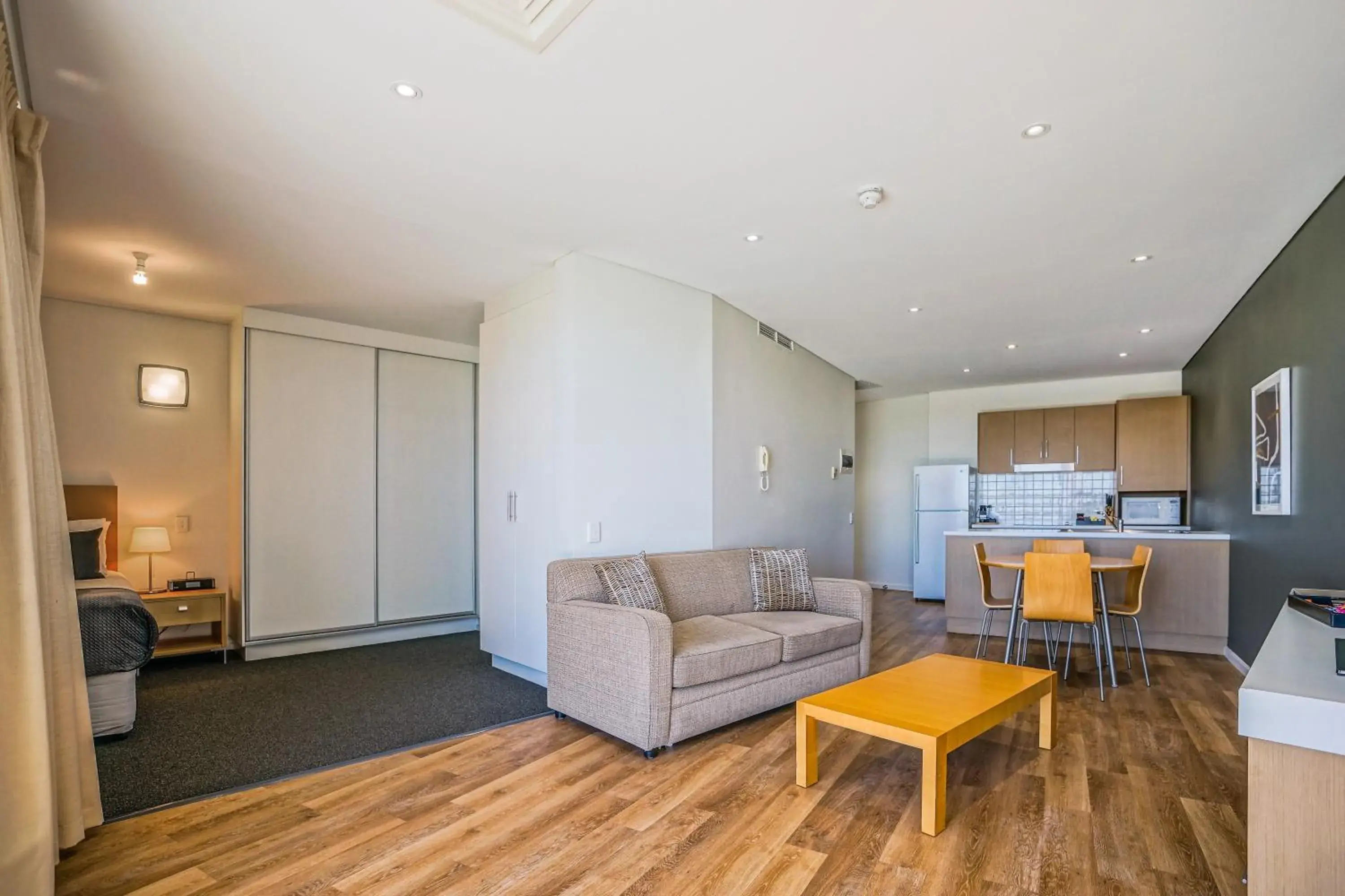 One-Bedroom Executive Apartment in Wallaroo Marina Apartments One-Bedroom Executive Apartment in Wallaroo Marina Apartments