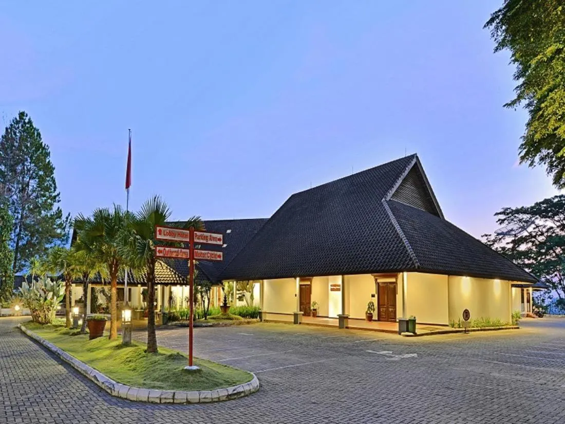 Property building in Grand Whiz Hotel Trawas Mojokerto