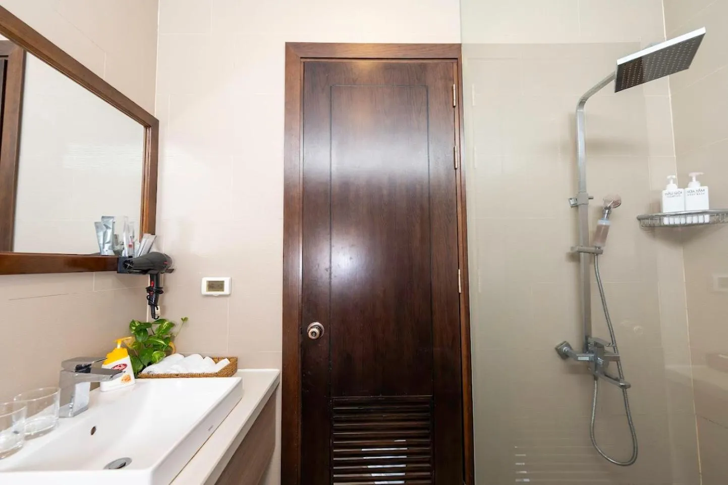 Clean & Quiet Villa - The Point Resort