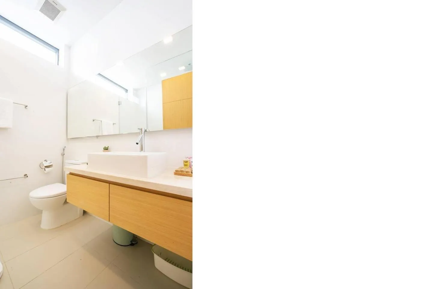 Toilet in Clean & Quiet Villa - The Point Resort