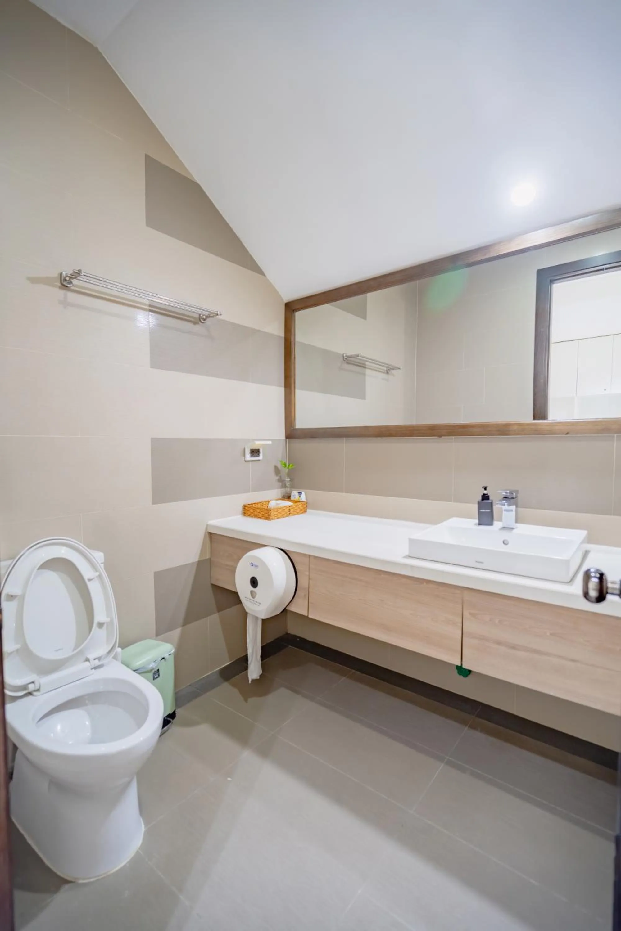 Clean & Quiet Villa - The Point Resort