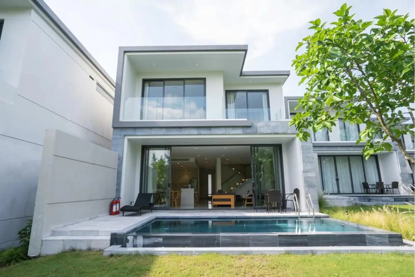 Property building in Clean & Quiet Villa - The Point Resort