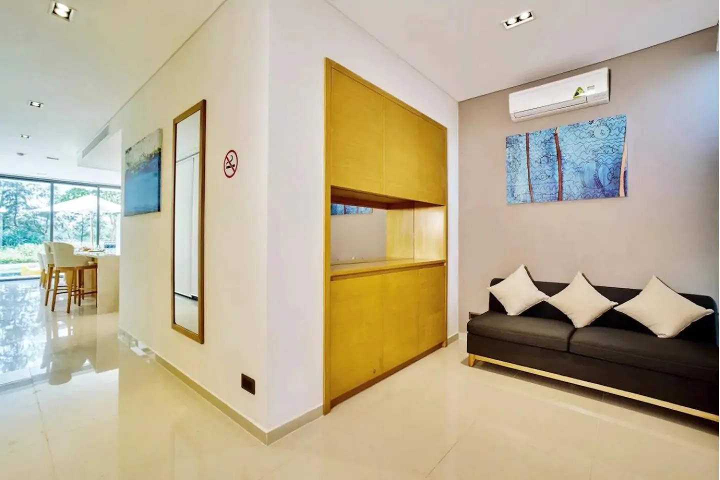 hair dresser in Clean & Quiet Villa - The Point Resort