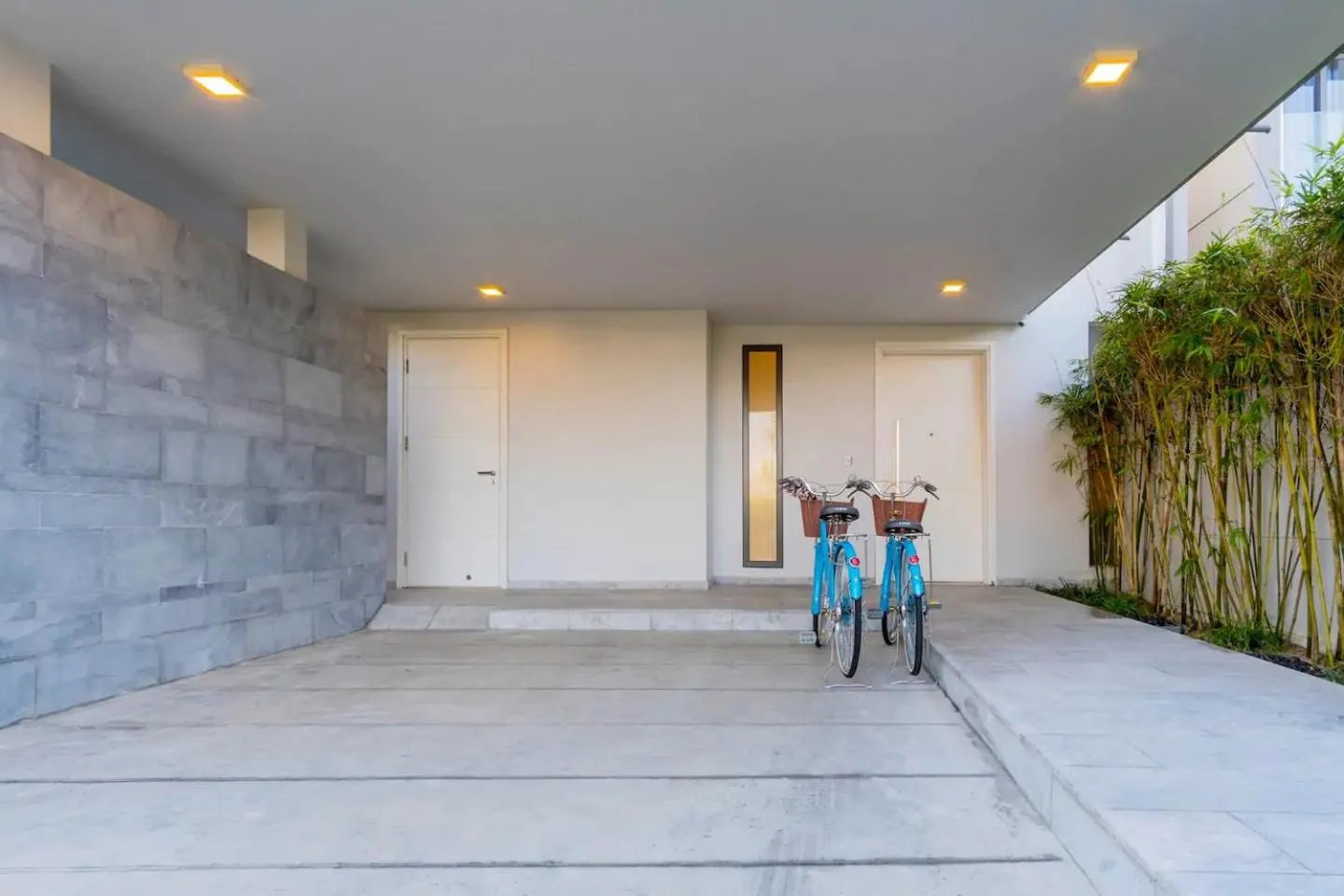 Patio in Clean & Quiet Villa - The Point Resort