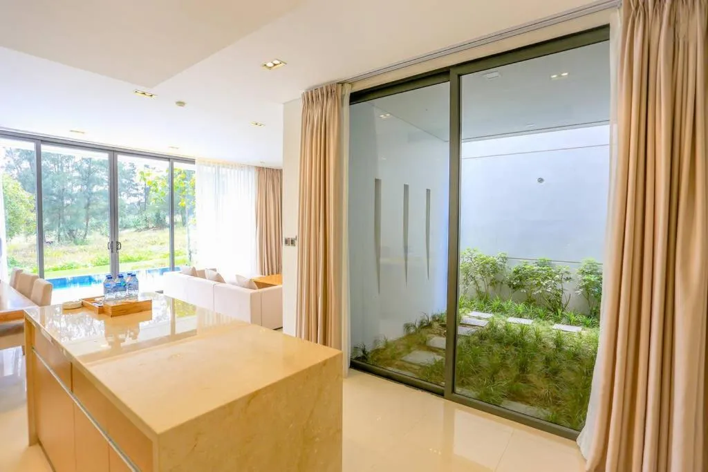 Living room in Clean & Quiet Villa - The Point Resort