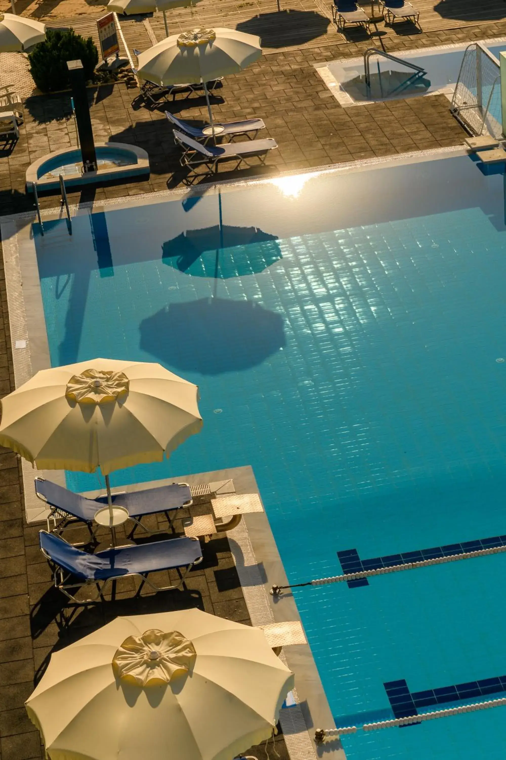 Swimming pool in Azalia Beach Hotel Balneo & SPA Swimming pool in Azalia Beach Hotel Balneo & SPA