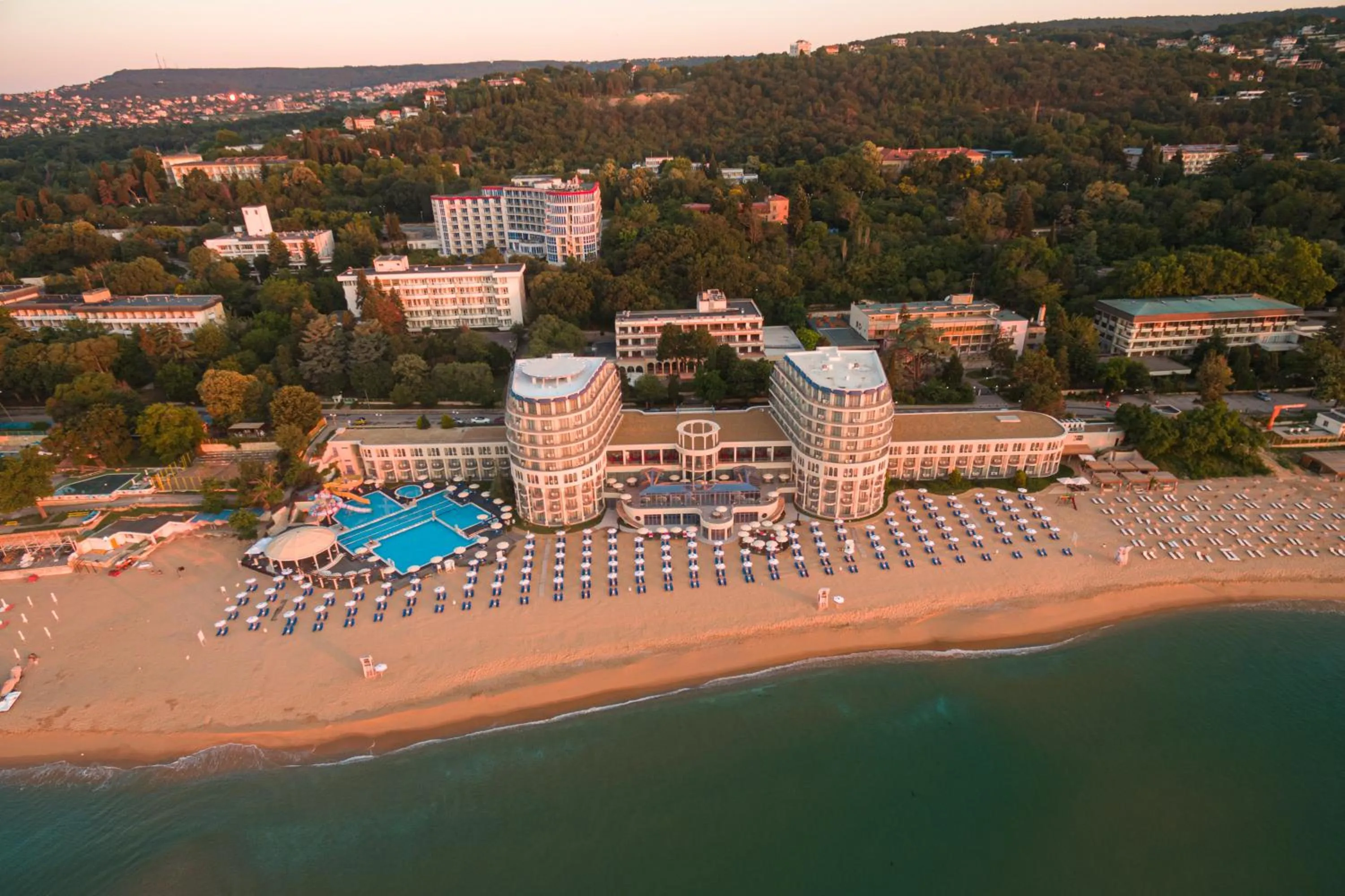 Property building in Azalia Beach Hotel Balneo & SPA