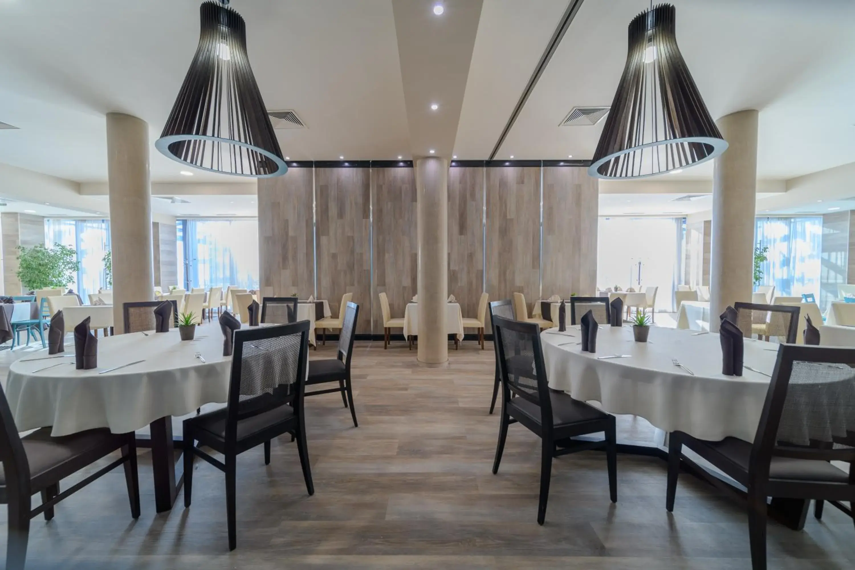 Restaurant/places to eat in Azalia Beach Hotel Balneo & SPA Restaurant/places to eat in Azalia Beach Hotel Balneo & SPA