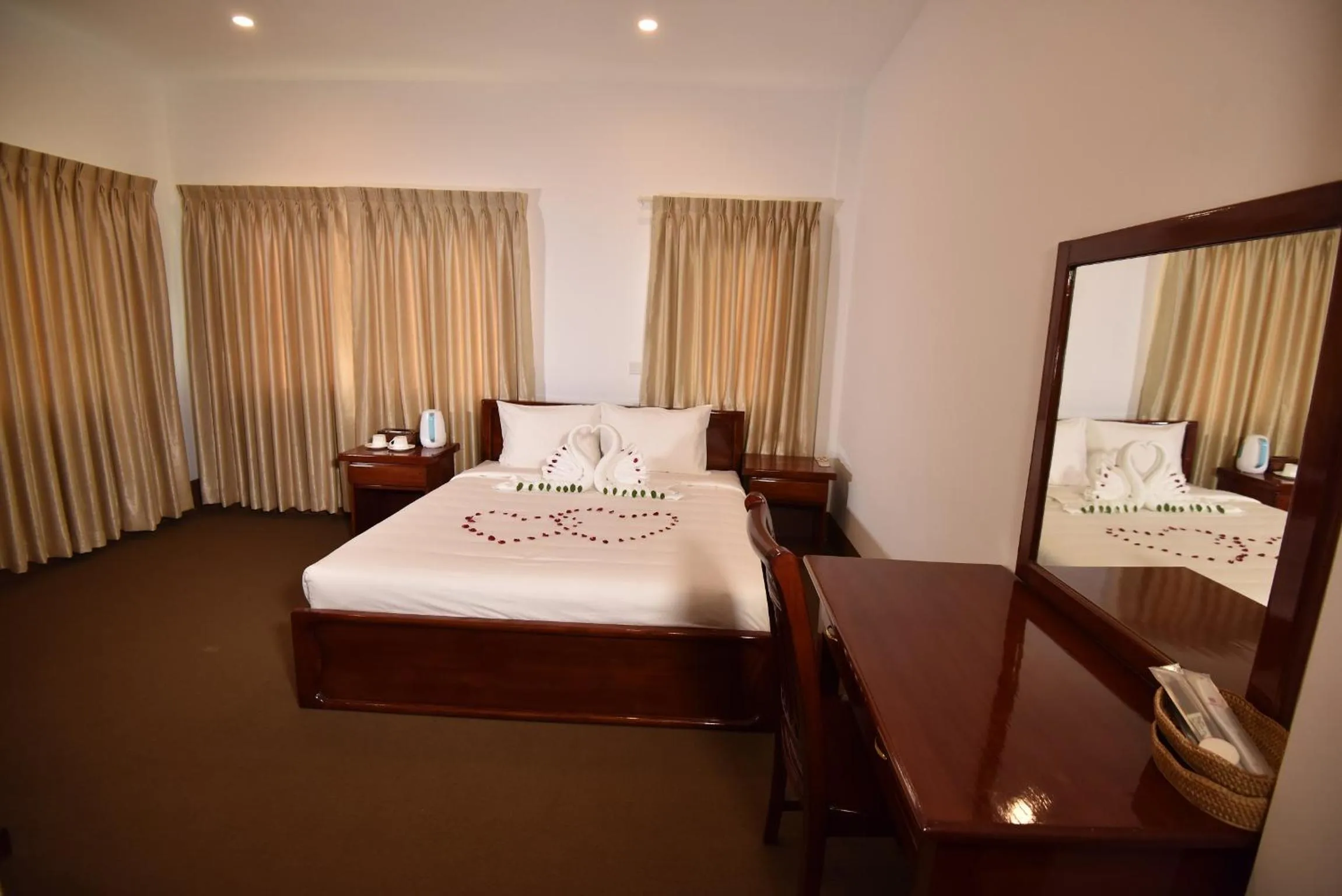 Bedroom, Bed in Virtue Highland Hotel