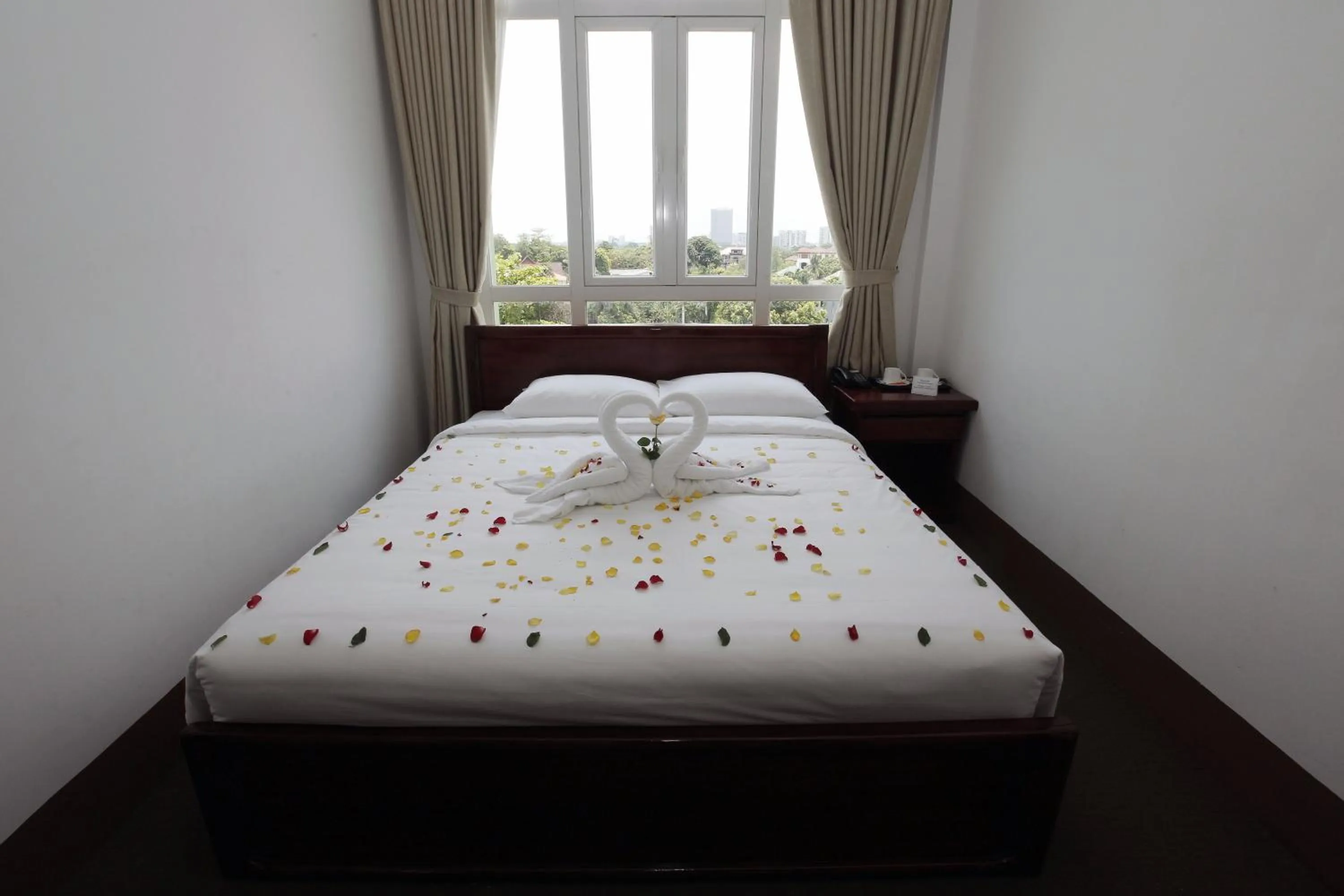 Bedroom, Bed in Virtue Highland Hotel