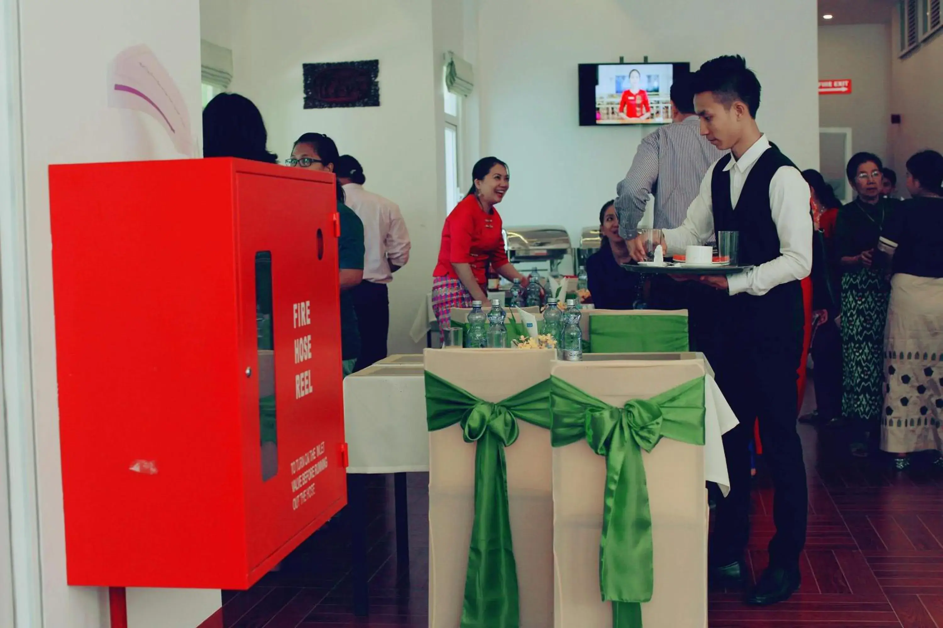 Restaurant/places to eat in Virtue Highland Hotel Restaurant/places to eat in Virtue Highland Hotel