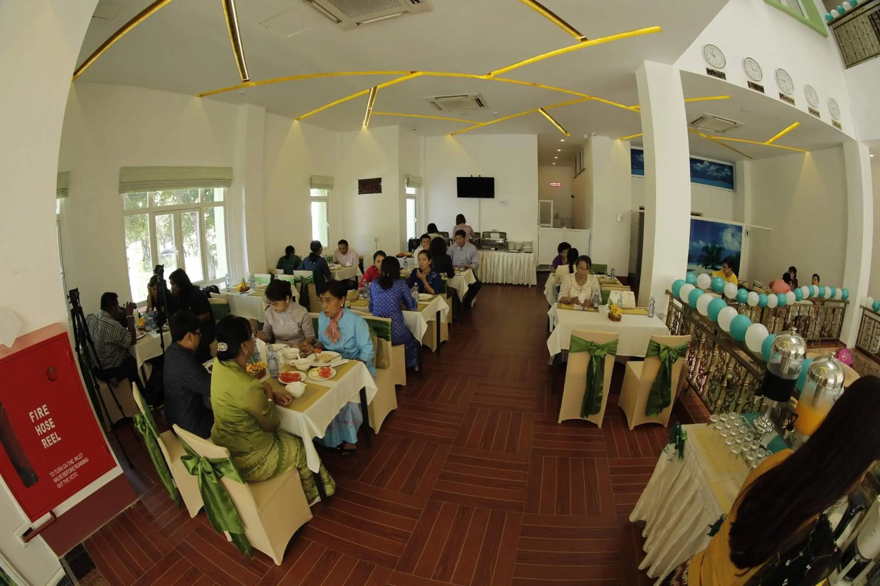 Restaurant/places to eat in Virtue Highland Hotel Restaurant/places to eat in Virtue Highland Hotel