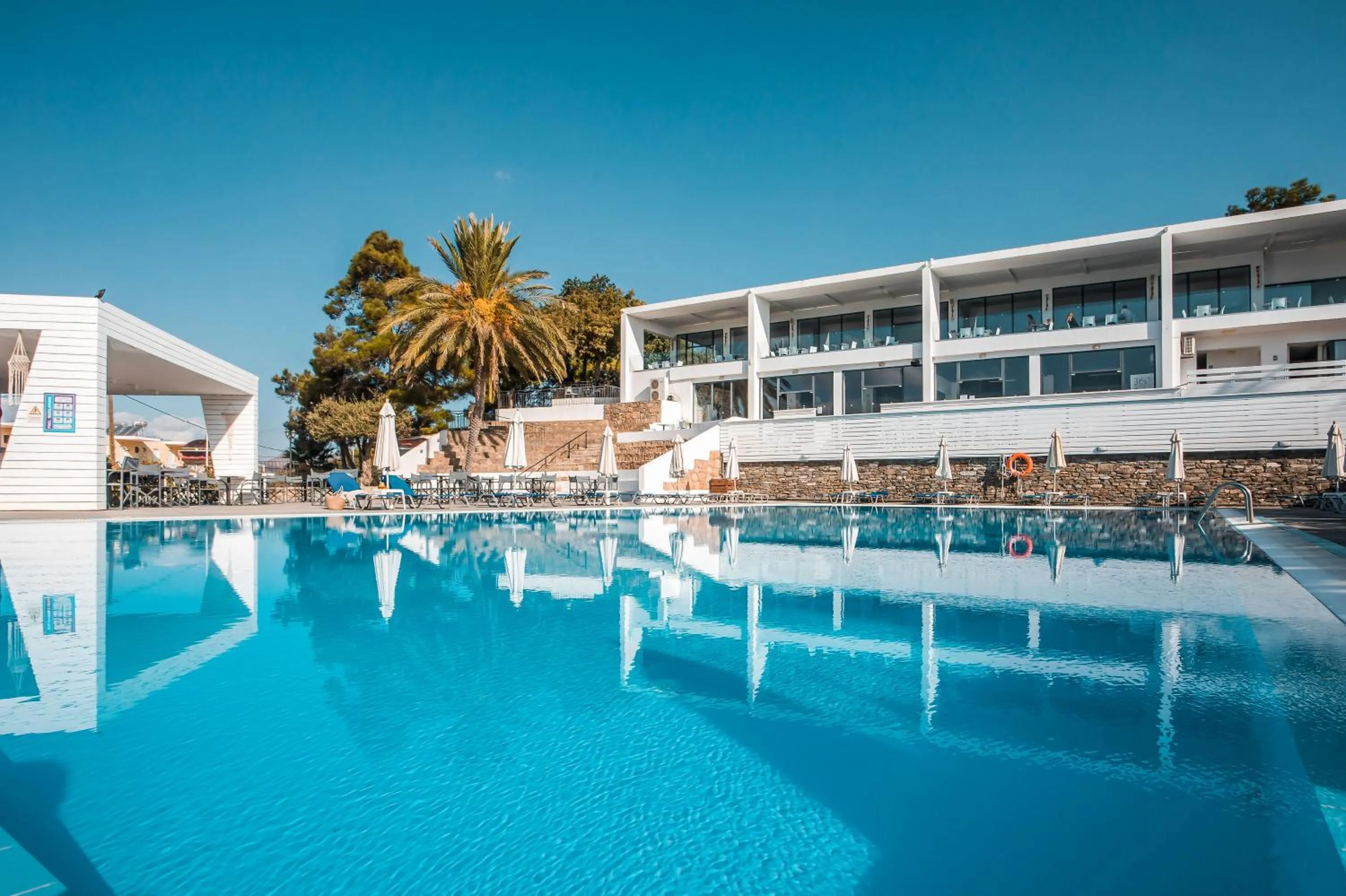 Aiora Aqua Resort